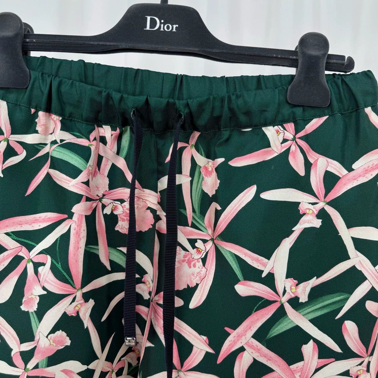 Moncler Moncler Floral Silk Shorts Size EU 42 Size US 26 / EU 42 - 4 Thumbnail