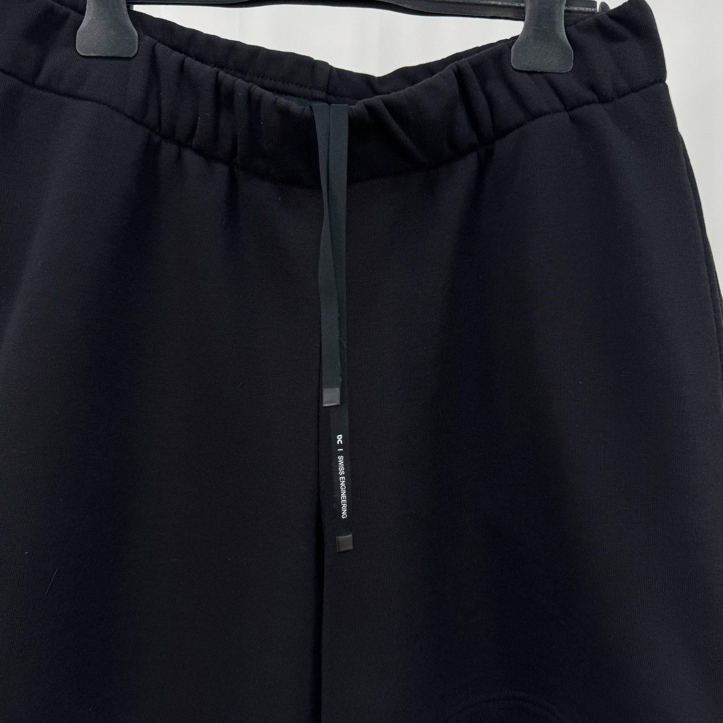 On On Black Running Club Shorts Size M Size US 32 / EU 48 - 4 Thumbnail