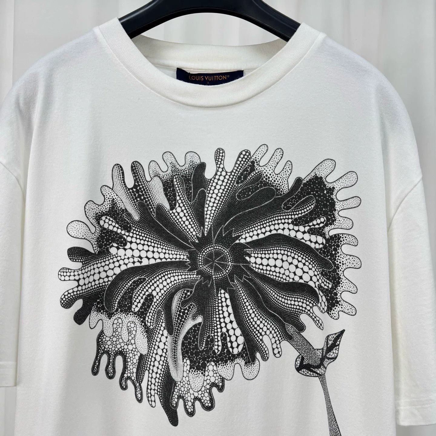 Louis Vuitton Louis Vuitton x Yayoi Kusama Flower Print T-Shirt M Size US M / EU 48-50 / 2 - 4 Thumbnail