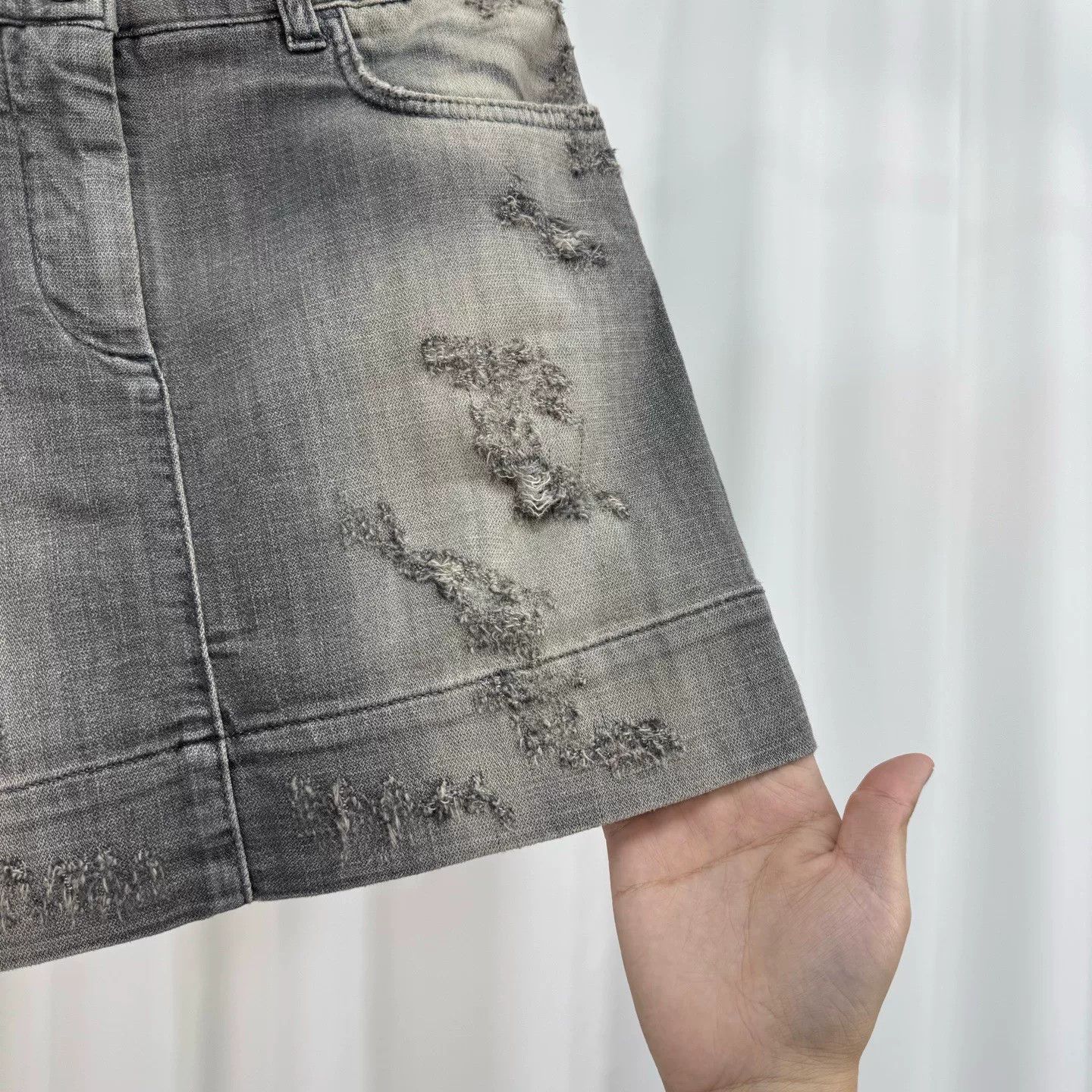 Dolce & Gabbana Dolce & Gabbana Distressed Denim Mini Skirt IT 38 Size 26" / US 2 / IT 38 - 5 Thumbnail