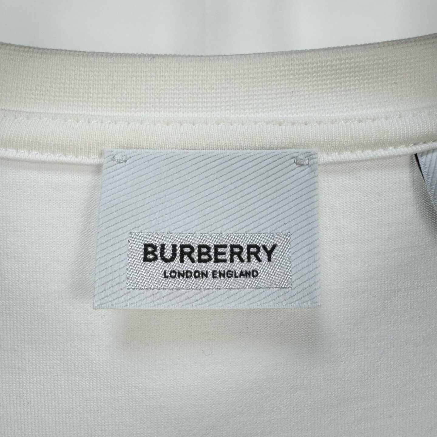 Burberry Burberry TB Embroidered Logo T-Shirt L Size US L / EU 52-54 / 3 - 7 Thumbnail
