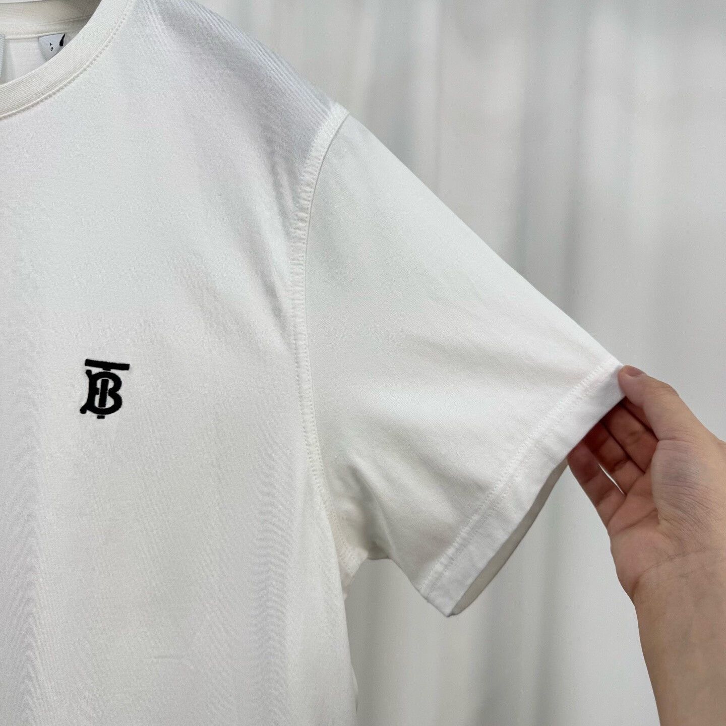 Burberry Burberry TB Embroidered Logo T-Shirt L Size US L / EU 52-54 / 3 - 5 Thumbnail