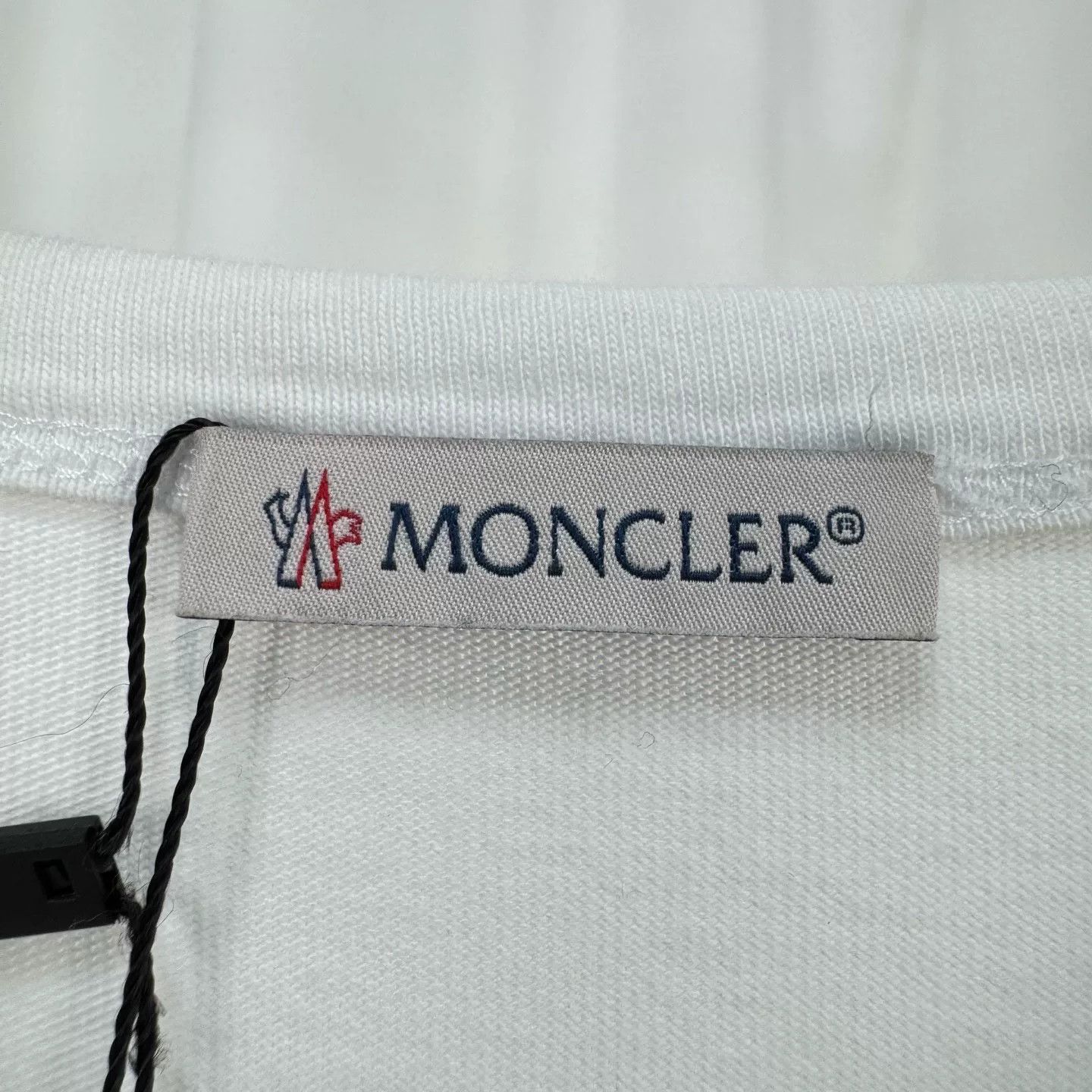 Moncler Moncler Tricolor Logo Patch T-Shirt XXL Size US XXL / EU 58 / 5 - 6 Thumbnail