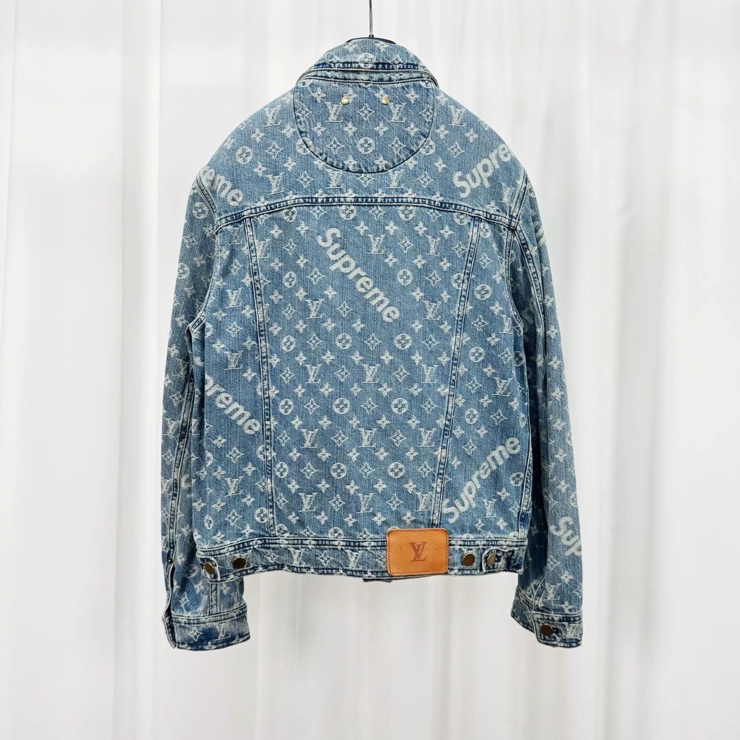 Louis Vuitton Louis Vuitton x Supreme Monogram Denim Jacket 46 Size US S / EU 44-46 / 1 - 3 Thumbnail