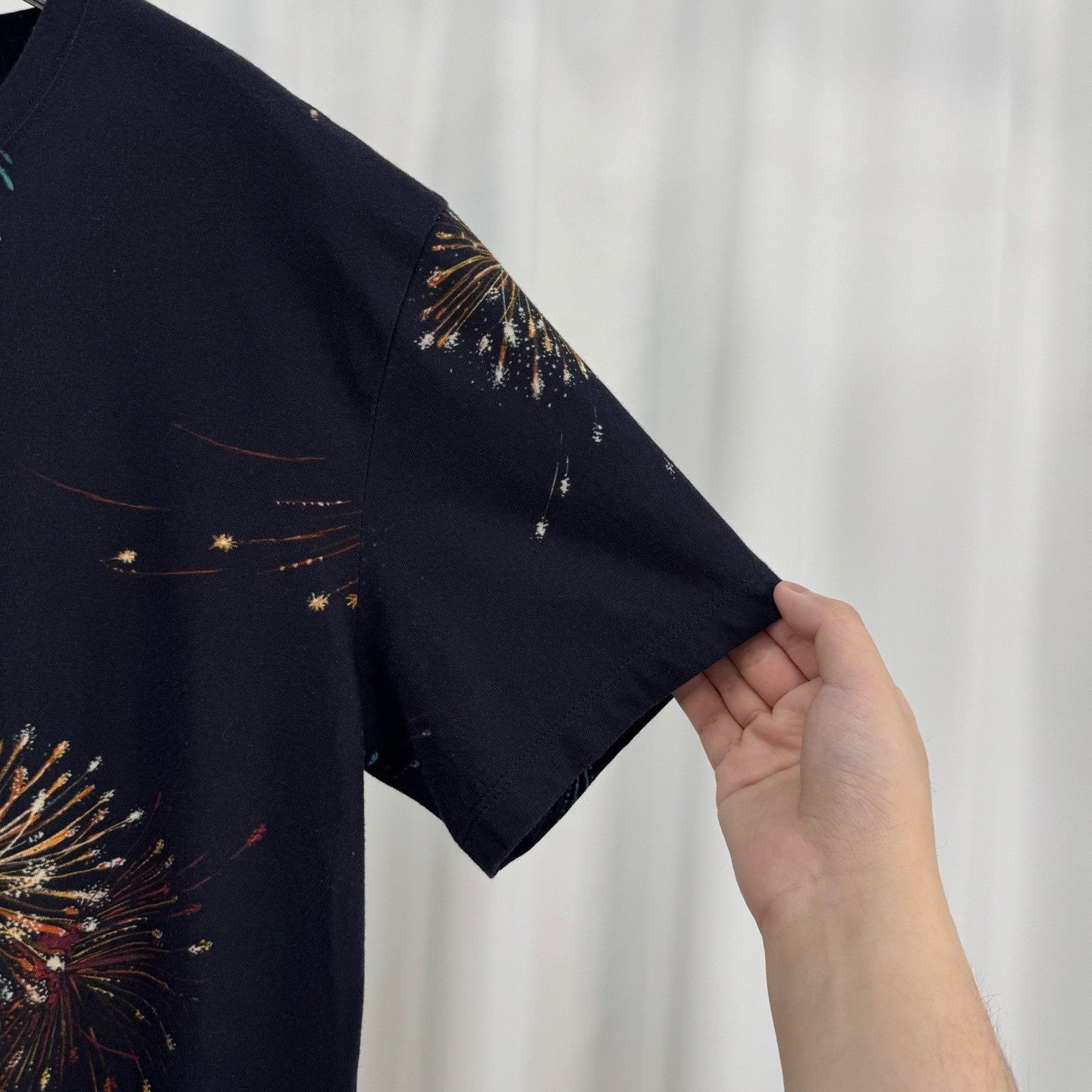 Valentino Valentino Firework Print T-Shirt Size M Size US M / EU 48-50 / 2 - 5 Thumbnail