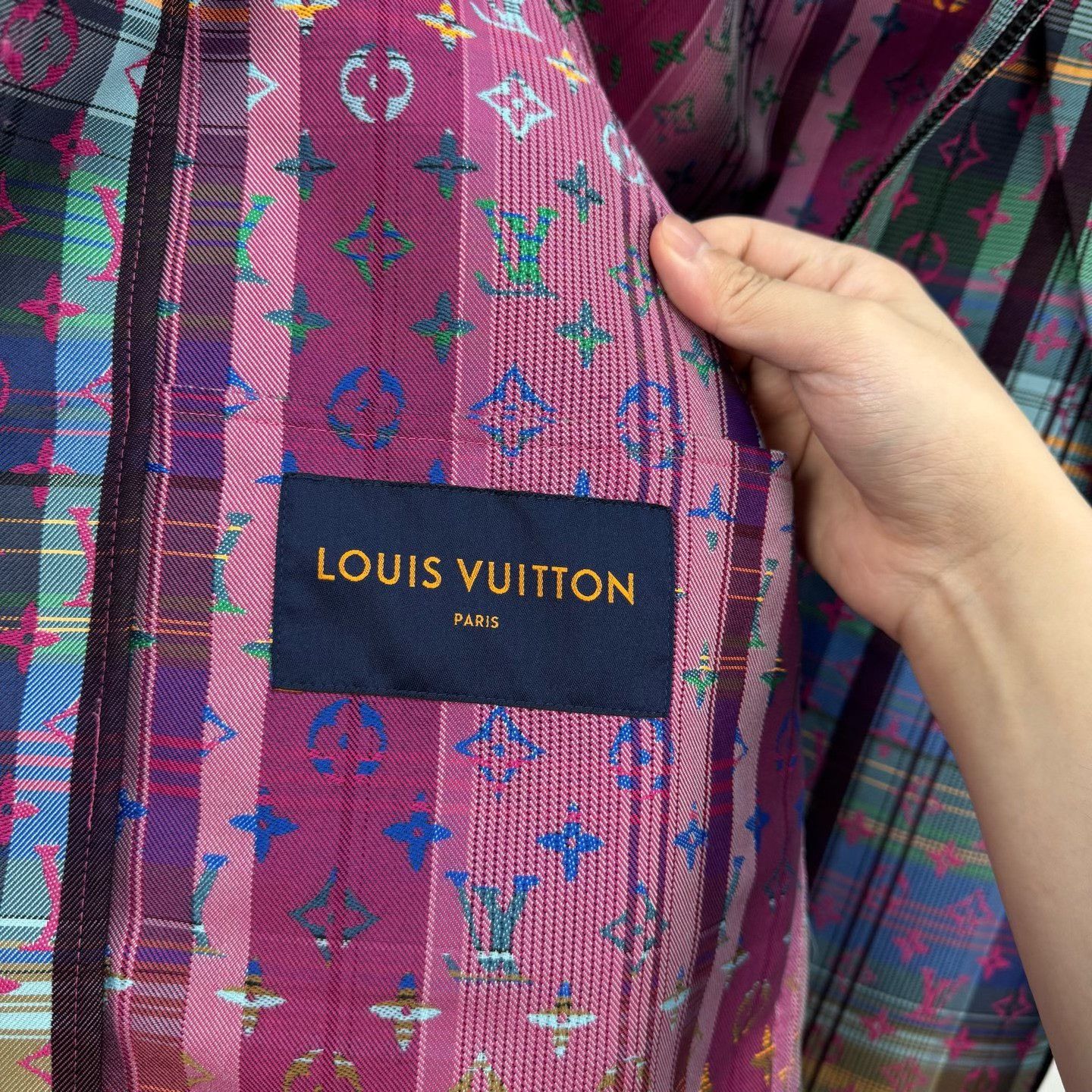 Louis Vuitton Louis Vuitton Monogram Plaid Hooded Jacket EU 44 Size US S / EU 44-46 / 1 - 6 Thumbnail