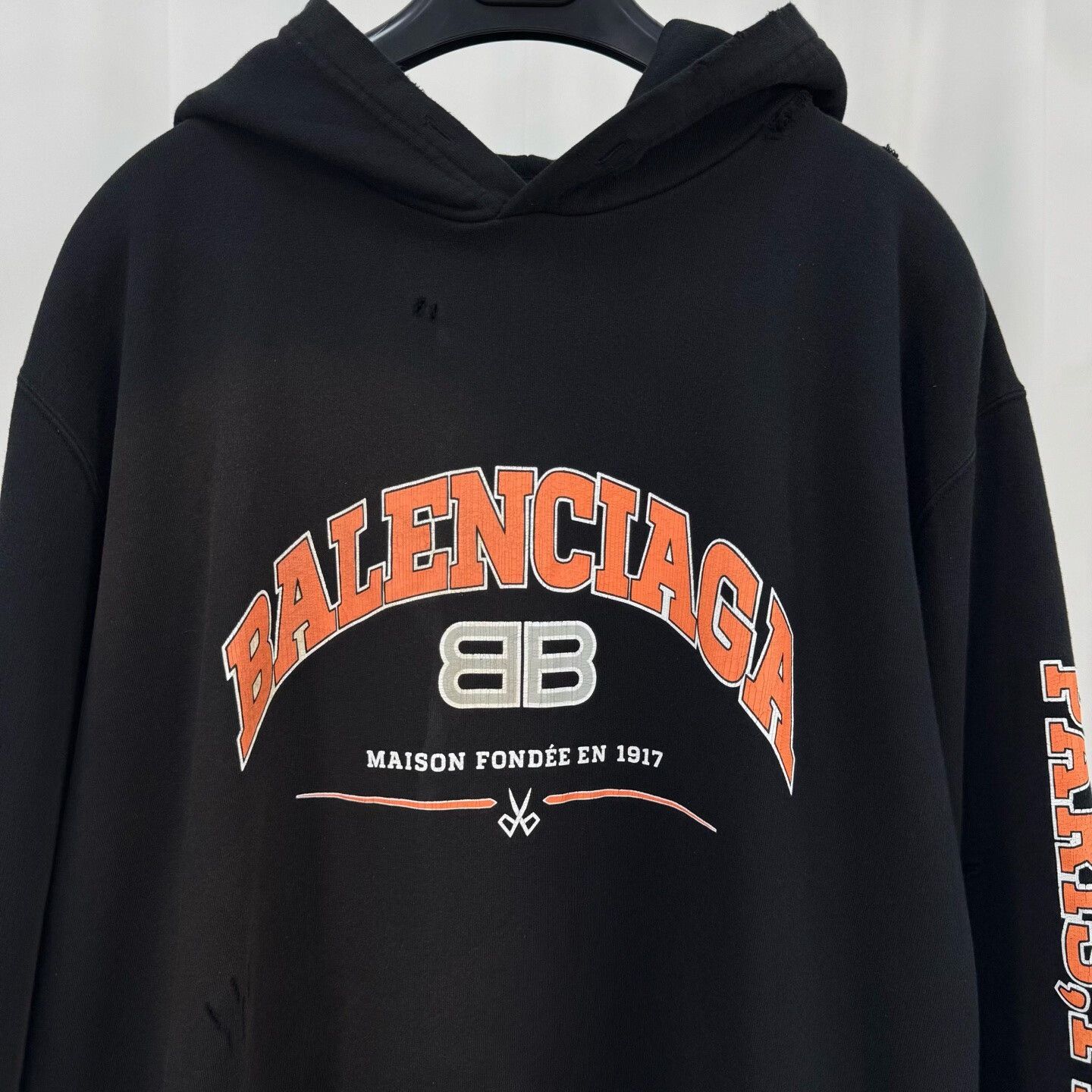 Balenciaga Balenciaga Distressed Logo Hoodie M Size US M / EU 48-50 / 2 - 4 Thumbnail