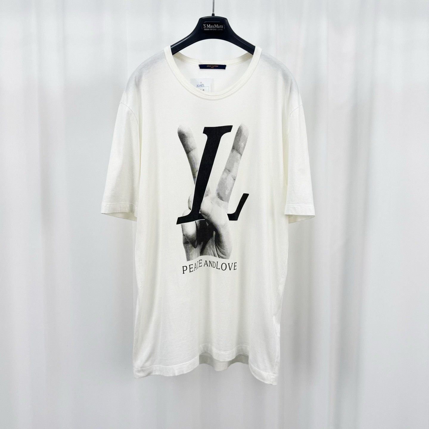 Louis Vuitton Louis Vuitton Peace and Love Print T-Shirt XL Size US XL / EU 56 / 4 - 2 Thumbnail
