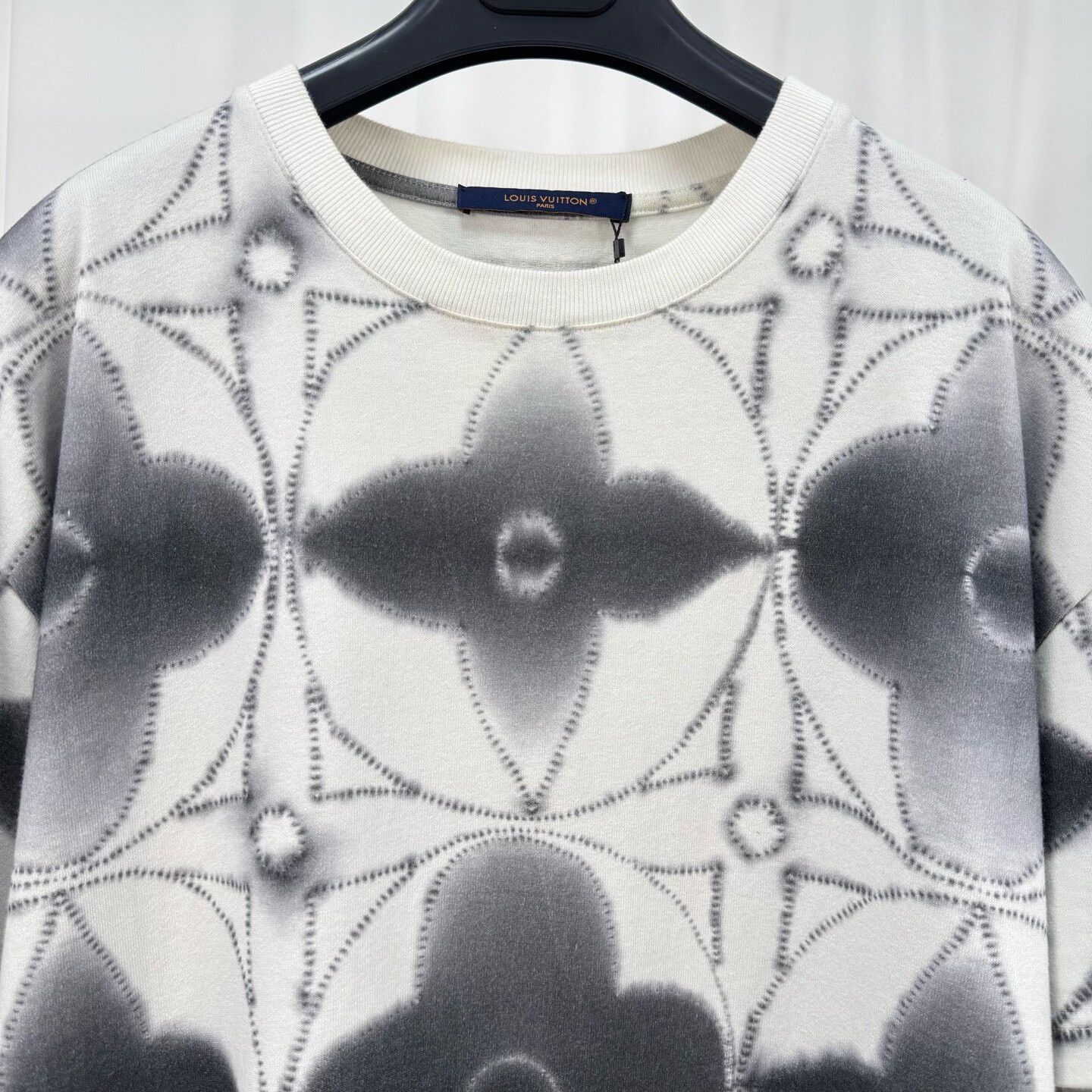 Louis Vuitton Louis Vuitton Monogram All Over Print T-Shirt S Size US S / EU 44-46 / 1 - 4 Thumbnail