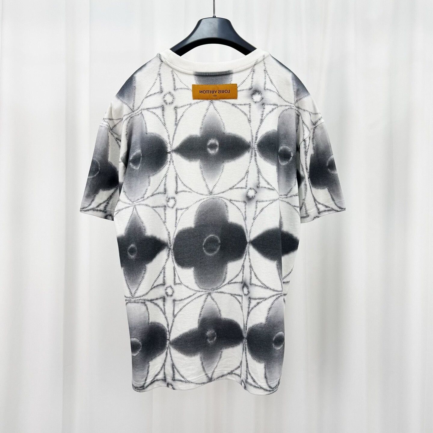 Louis Vuitton Louis Vuitton Monogram All Over Print T-Shirt S Size US S / EU 44-46 / 1 - 3 Thumbnail