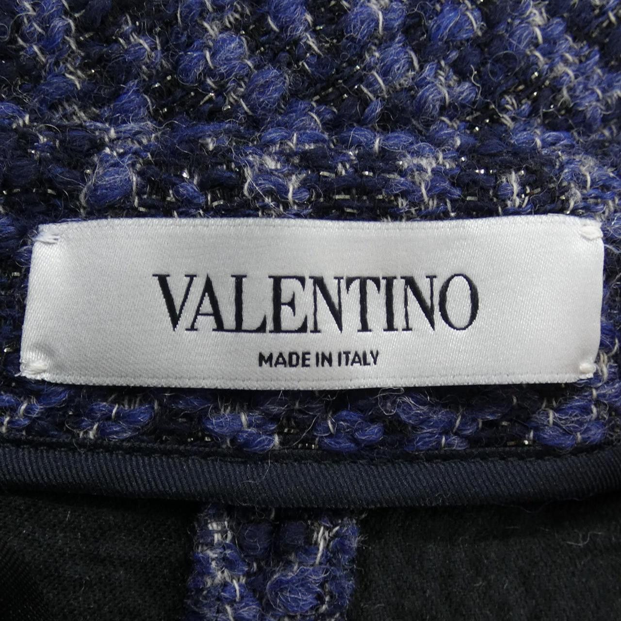 Valentino Valentino Valentino Shorts Textile Shorts WB3RA7X56JD DUTY FREE for USA Size ONE SIZE - 5 Thumbnail