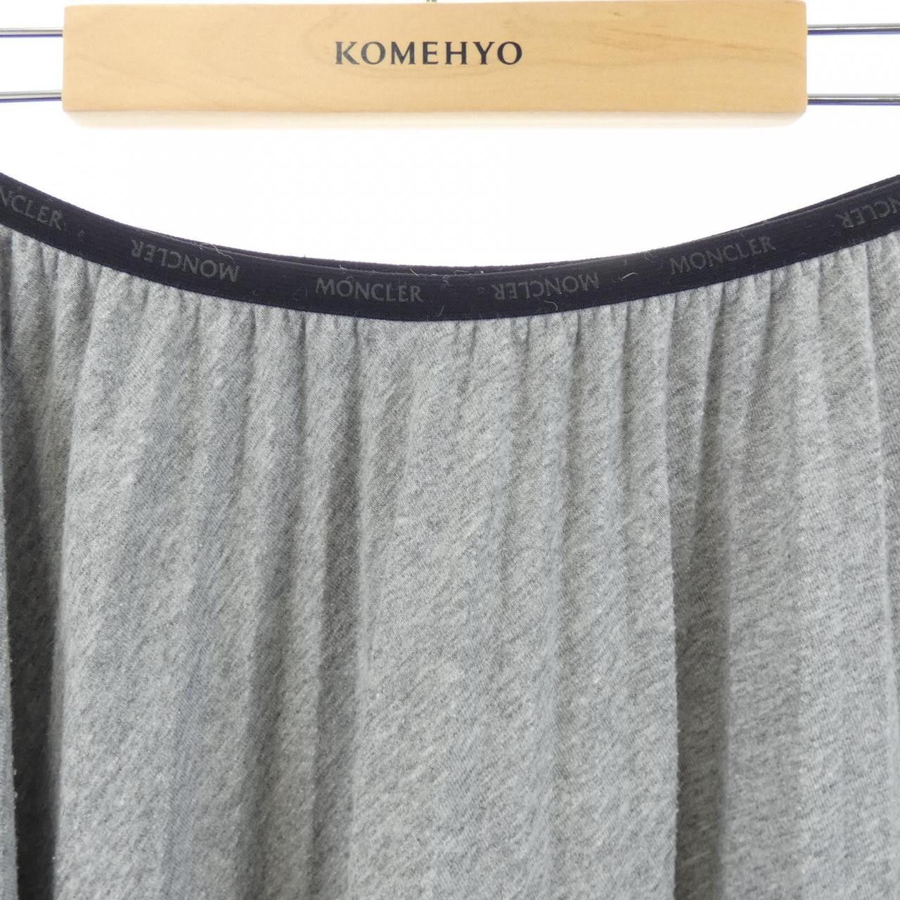 Moncler Moncler Moncler Skirt Textile Skirts 20938H71810 DUTY FREE for USA Size ONE SIZE - 5 Thumbnail