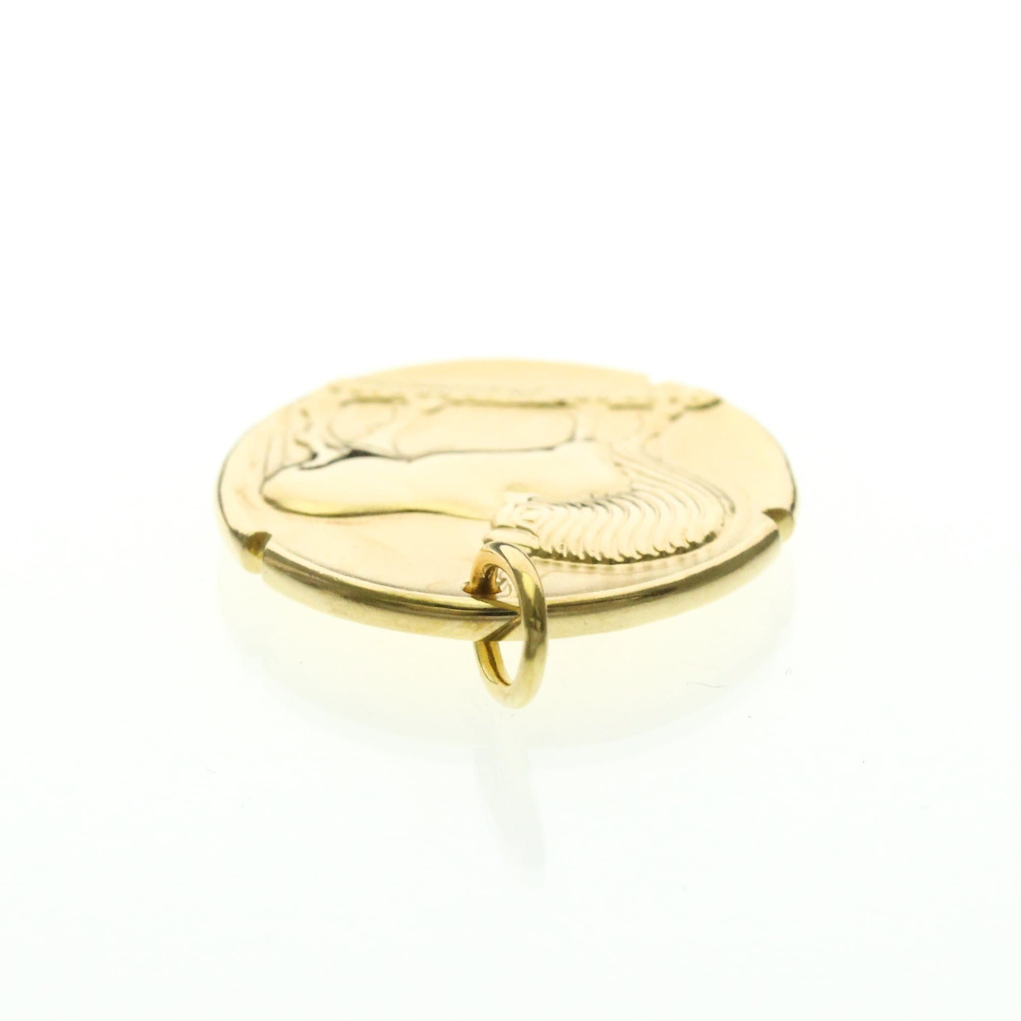 Van Cleef & Arpels Van Cleef & Arpels Zodiac Medal Tauri (Taurus) Yellow Gold (18K) No Stone Men,Women Fashion Pendant Necklace (Gold) Size ONE SIZE - 4 Thumbnail