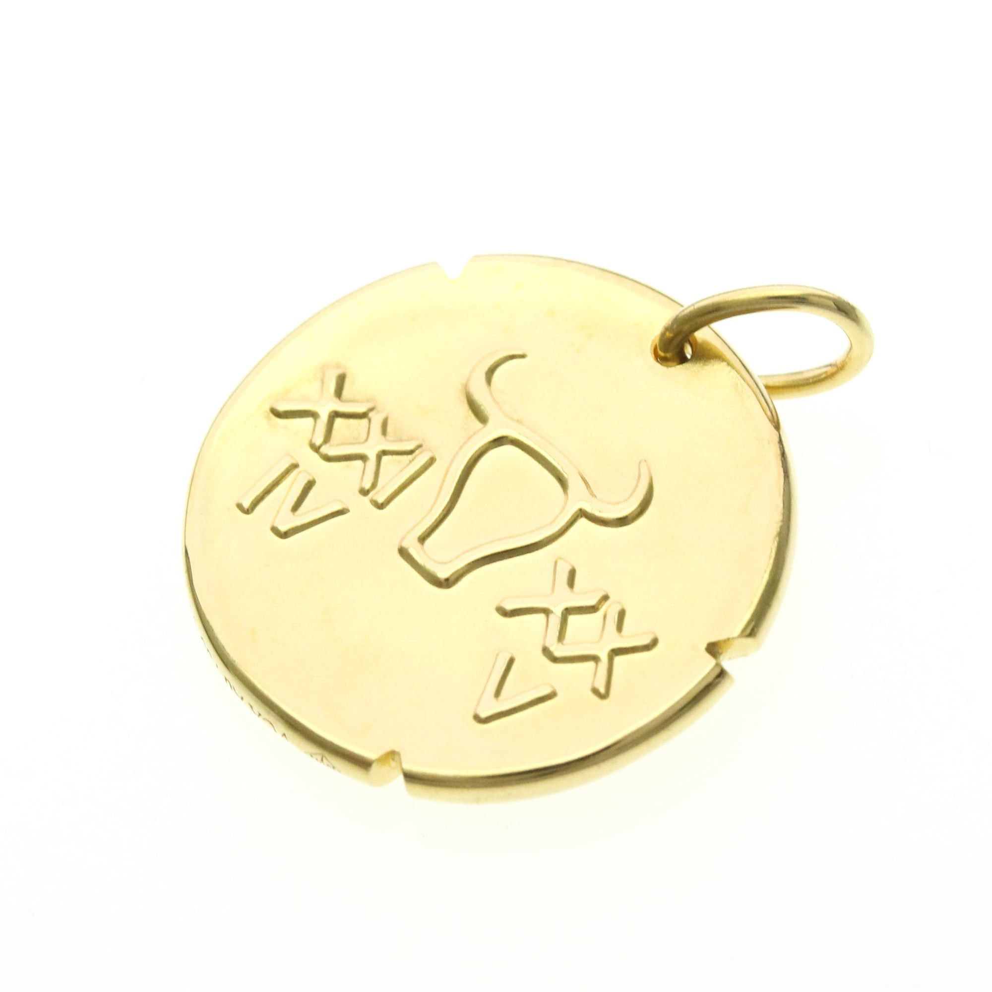 Van Cleef & Arpels Van Cleef & Arpels Zodiac Medal Tauri (Taurus) Yellow Gold (18K) No Stone Men,Women Fashion Pendant Necklace (Gold) Size ONE SIZE - 2 Thumbnail
