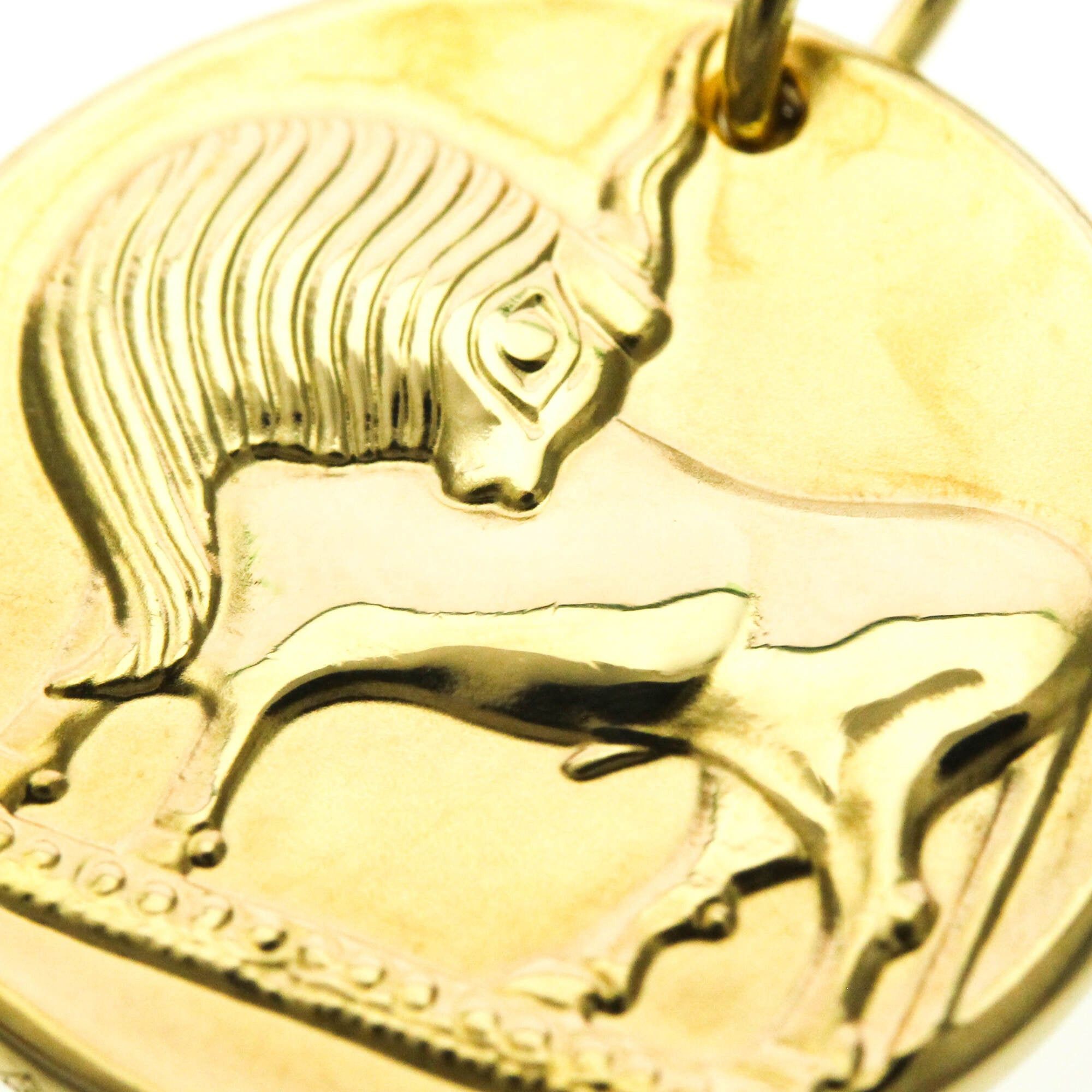 Van Cleef & Arpels Van Cleef & Arpels Zodiac Medal Tauri (Taurus) Yellow Gold (18K) No Stone Men,Women Fashion Pendant Necklace (Gold) Size ONE SIZE - 8 Thumbnail