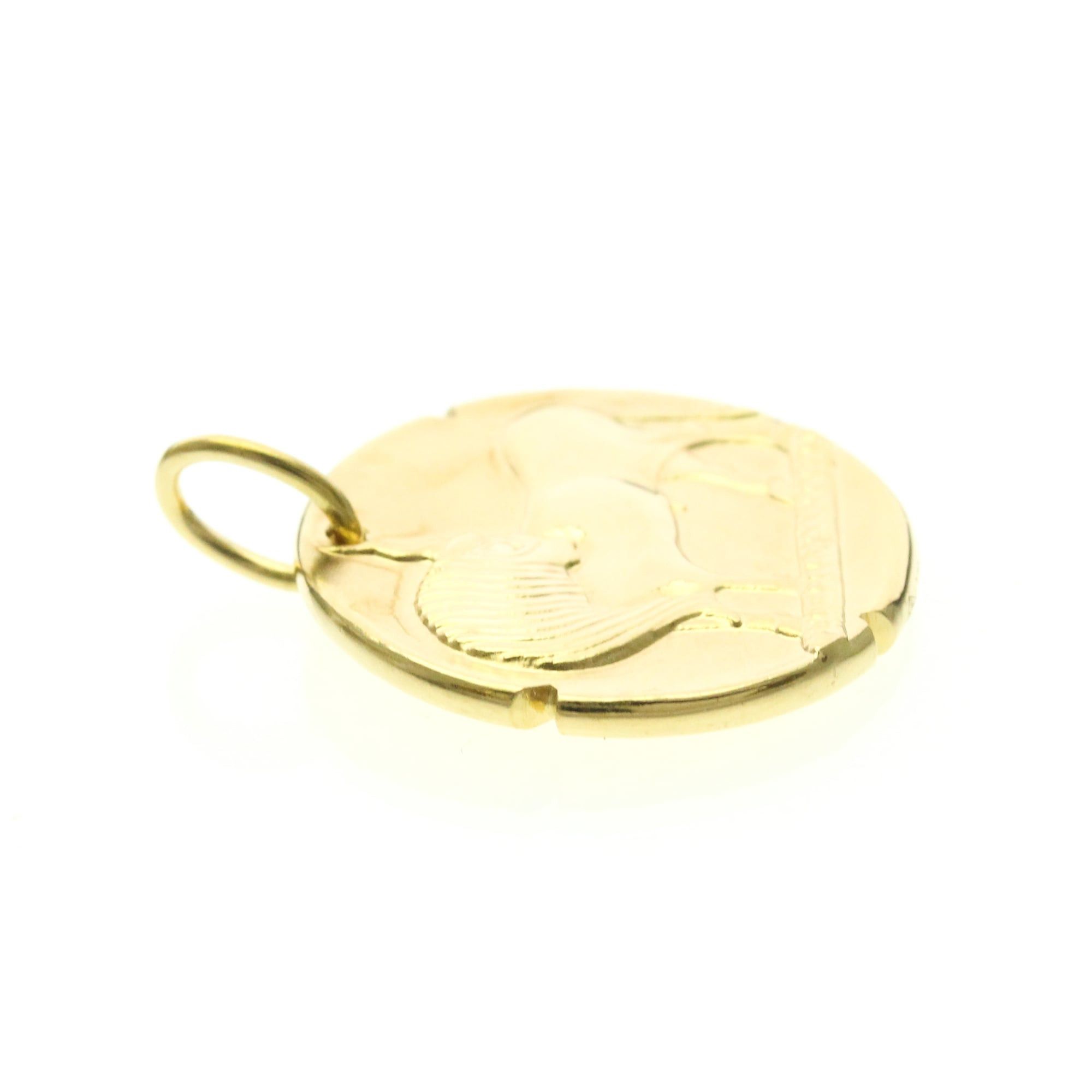 Van Cleef & Arpels Van Cleef & Arpels Zodiac Medal Tauri (Taurus) Yellow Gold (18K) No Stone Men,Women Fashion Pendant Necklace (Gold) Size ONE SIZE - 5 Thumbnail