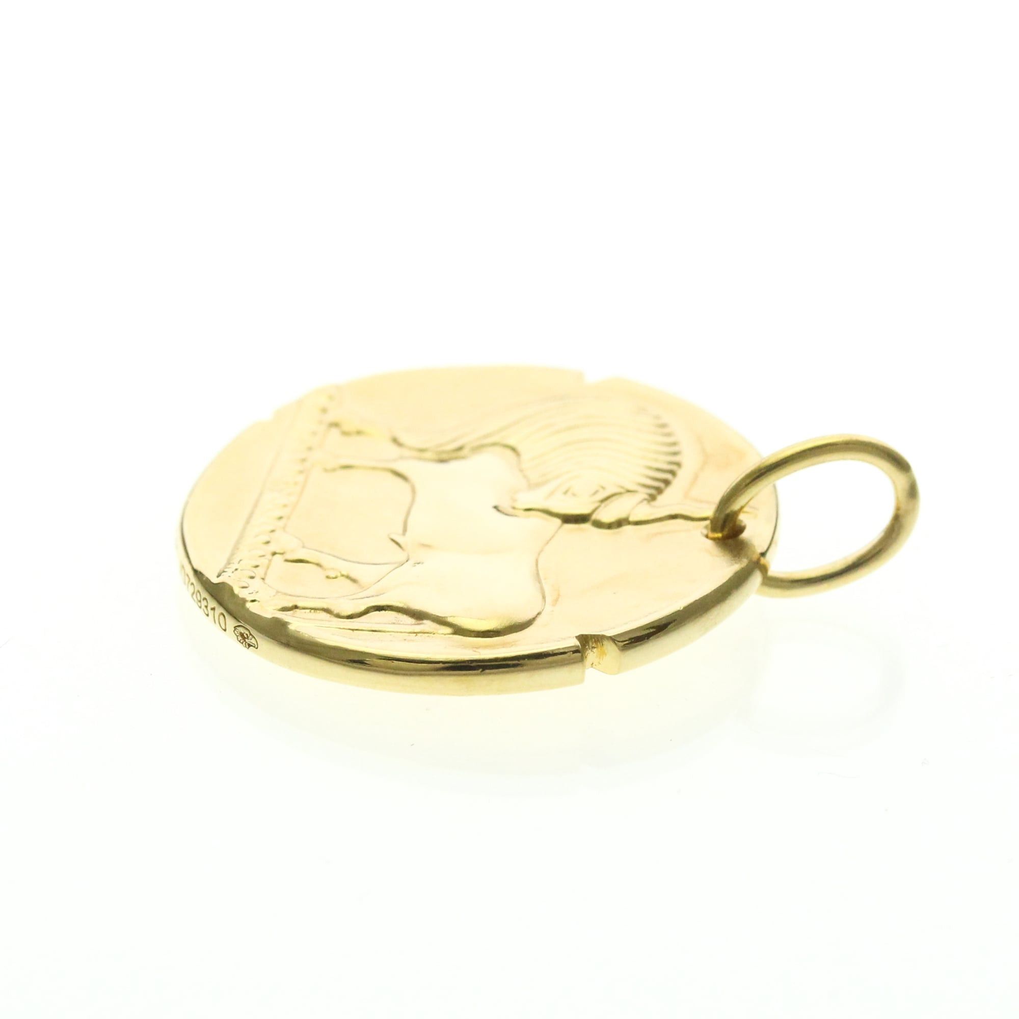 Van Cleef & Arpels Van Cleef & Arpels Zodiac Medal Tauri (Taurus) Yellow Gold (18K) No Stone Men,Women Fashion Pendant Necklace (Gold) Size ONE SIZE - 3 Thumbnail