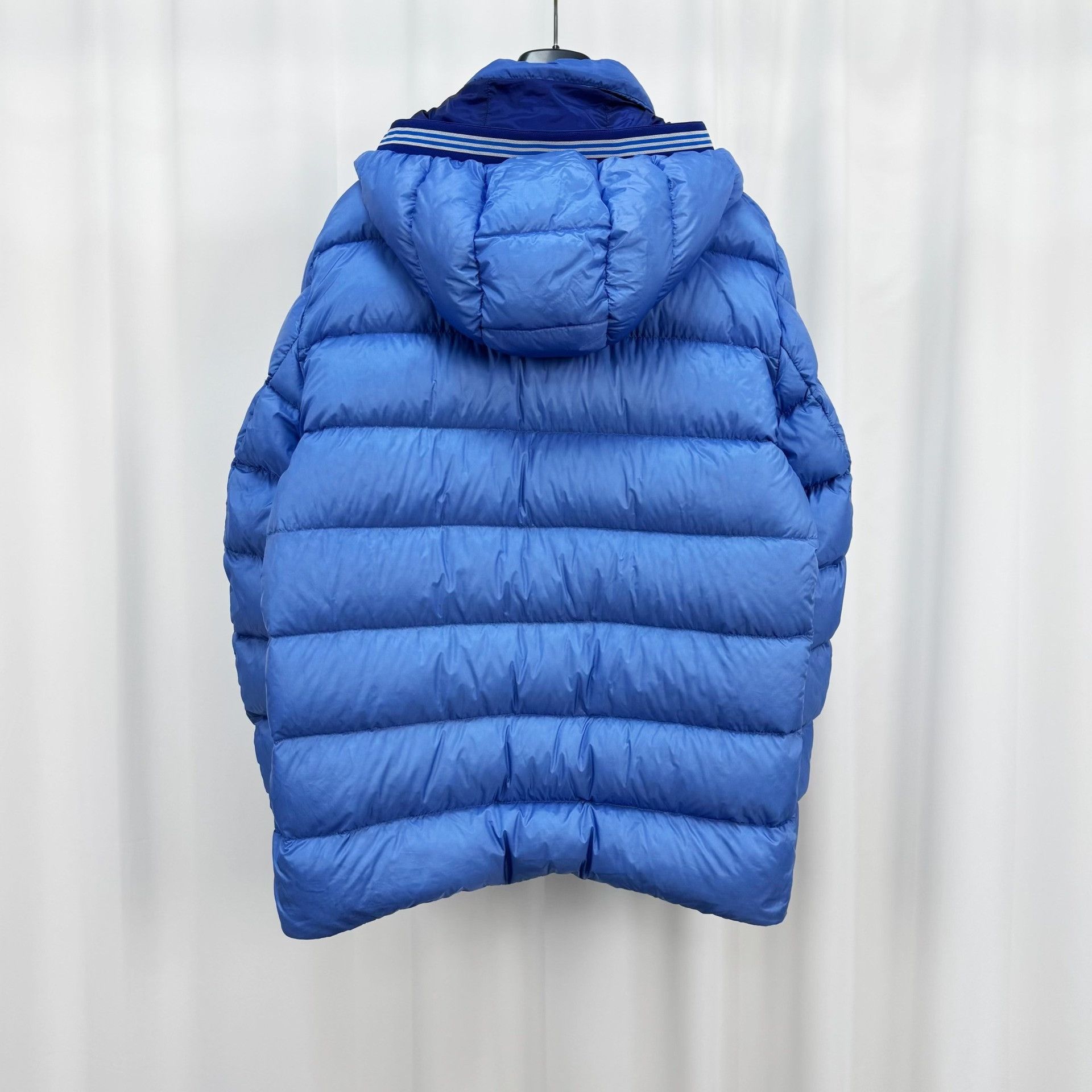 Moncler Moncler Logo Patch Hooded Puffer Jacket Blue Size 4 Size US XL / EU 56 / 4 - 3 Thumbnail
