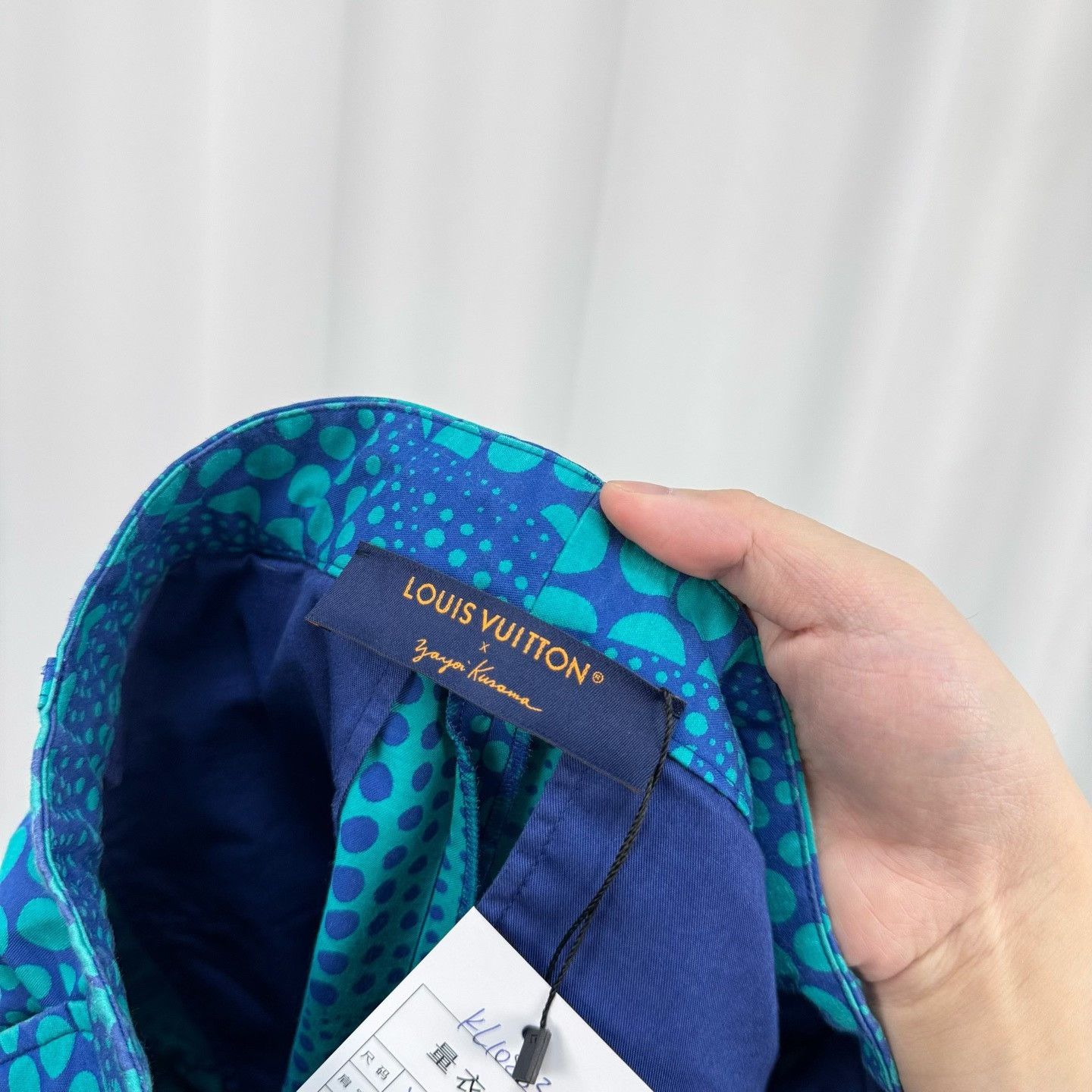 Louis Vuitton Louis Vuitton x Yayoi Kusama Polka Dot Cargo Shorts XS Size US 28 / EU 44 - 6 Thumbnail