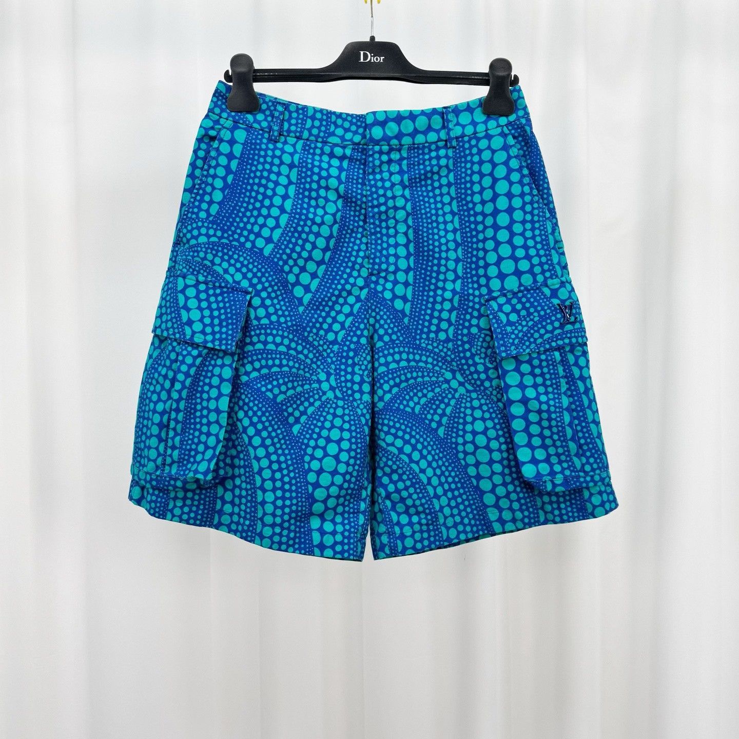 Louis Vuitton Louis Vuitton x Yayoi Kusama Polka Dot Cargo Shorts XS Size US 28 / EU 44 - 2 Thumbnail
