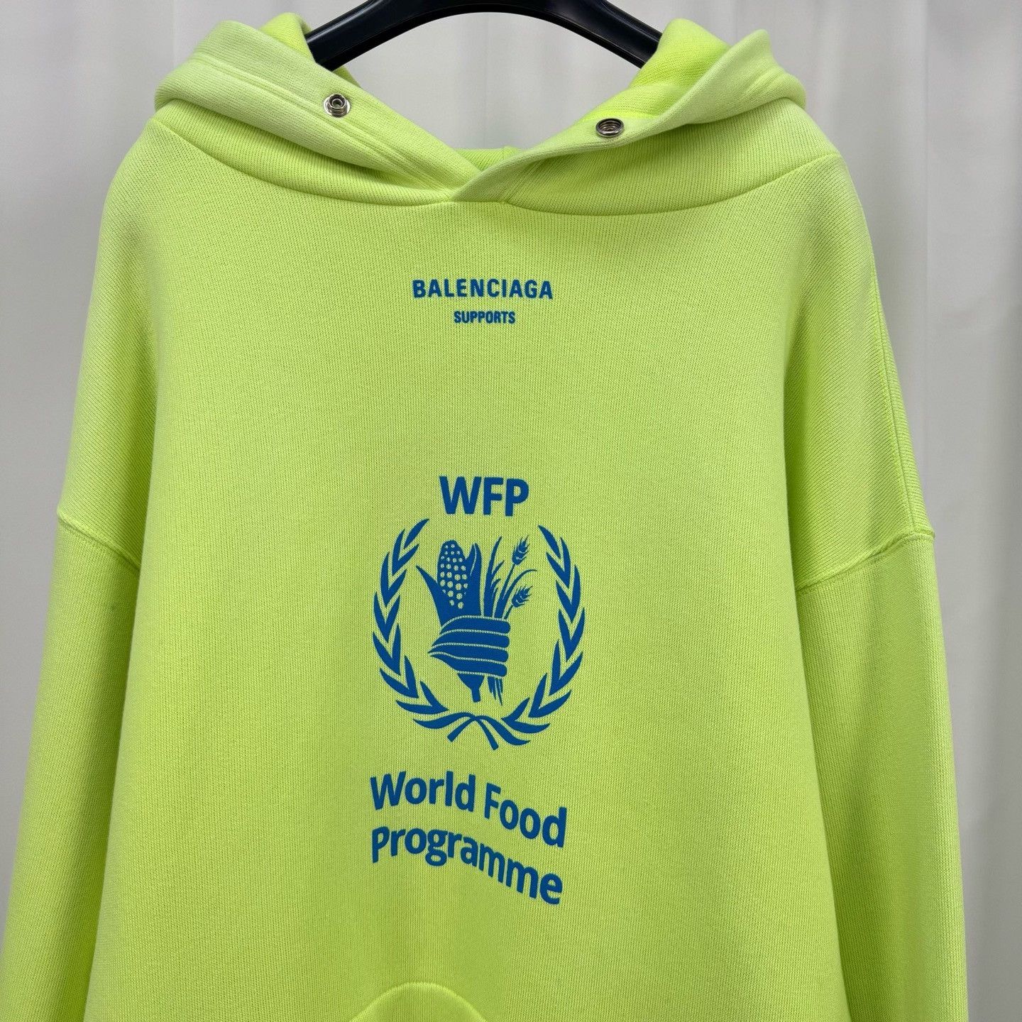 Balenciaga Balenciaga Neon WFP Logo Hoodie Size XS Size US XS / EU 42 / 0 - 4 Thumbnail
