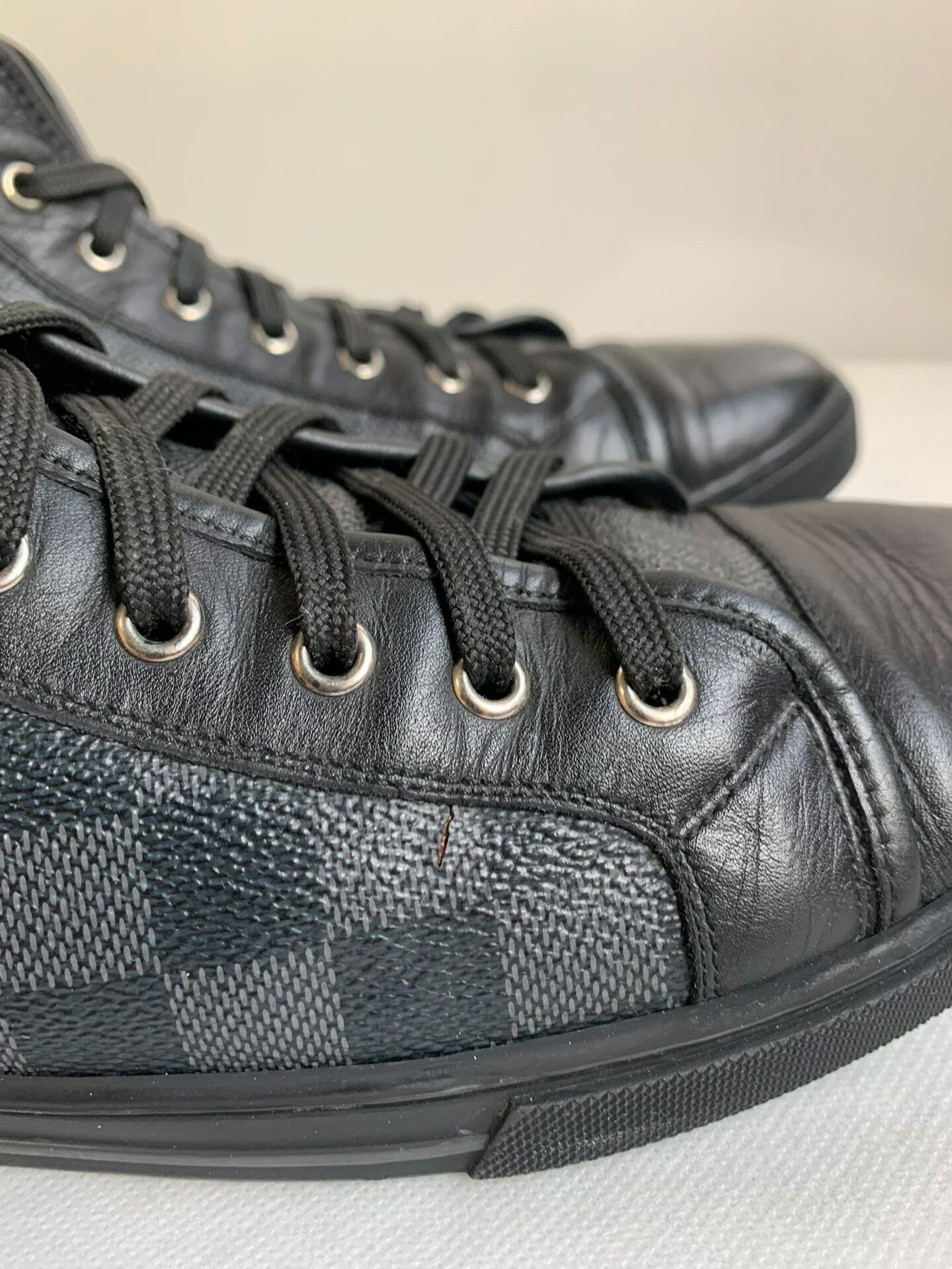 Louis Vuitton Louis Vuitton Damier Graphite Hi-Top Sneakers 7.5 Size US 8.5 / EU 41-42 - 5 Thumbnail