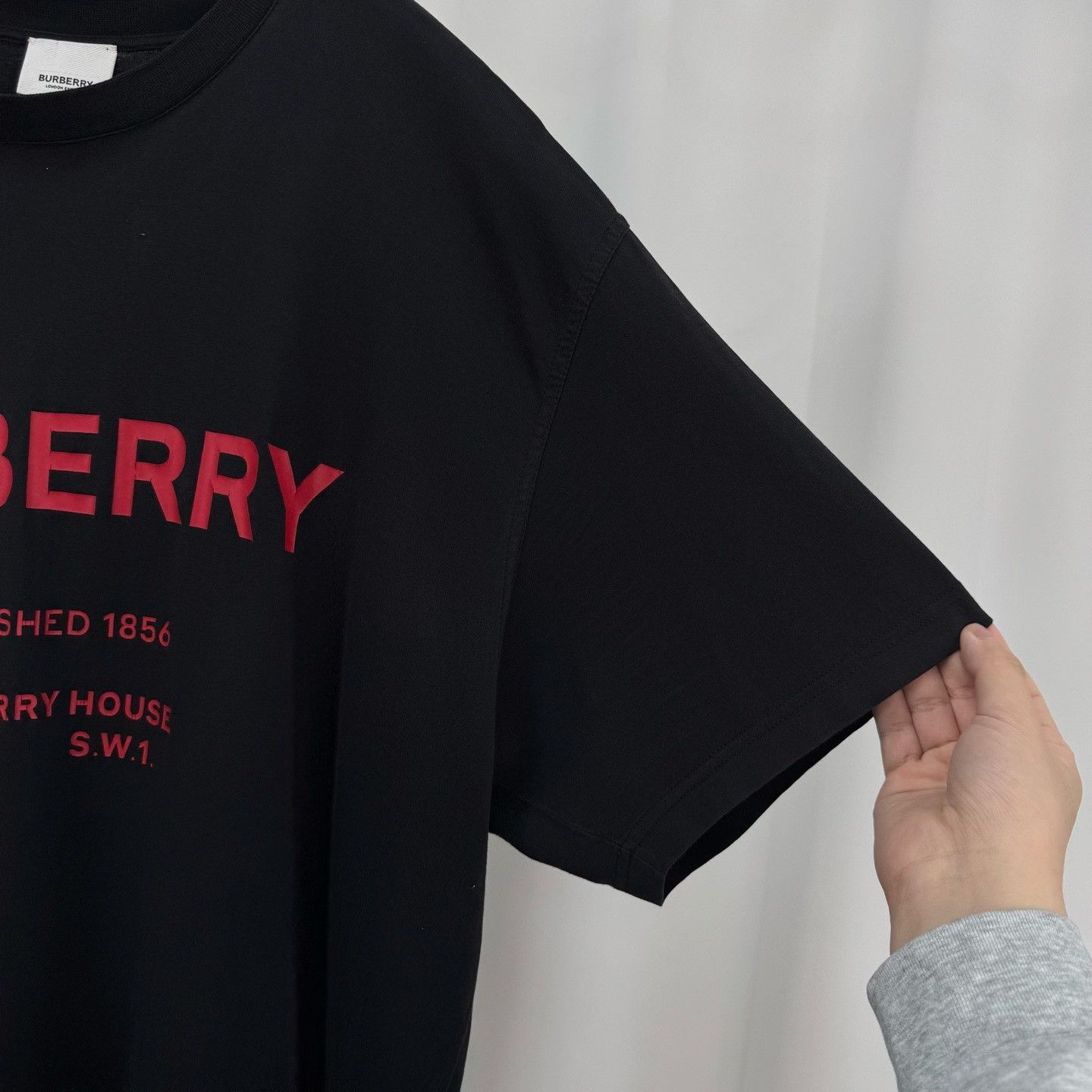 Burberry Burberry Horseferry House Print T-Shirt Size L Size US L / EU 52-54 / 3 - 5 Thumbnail