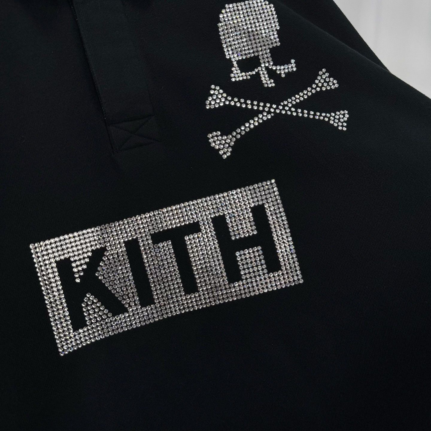 Mastermind Japan Kith x mastermind JAPAN Swarovski Skull Rugby Shirt L Size US L / EU 52-54 / 3 - 6 Thumbnail