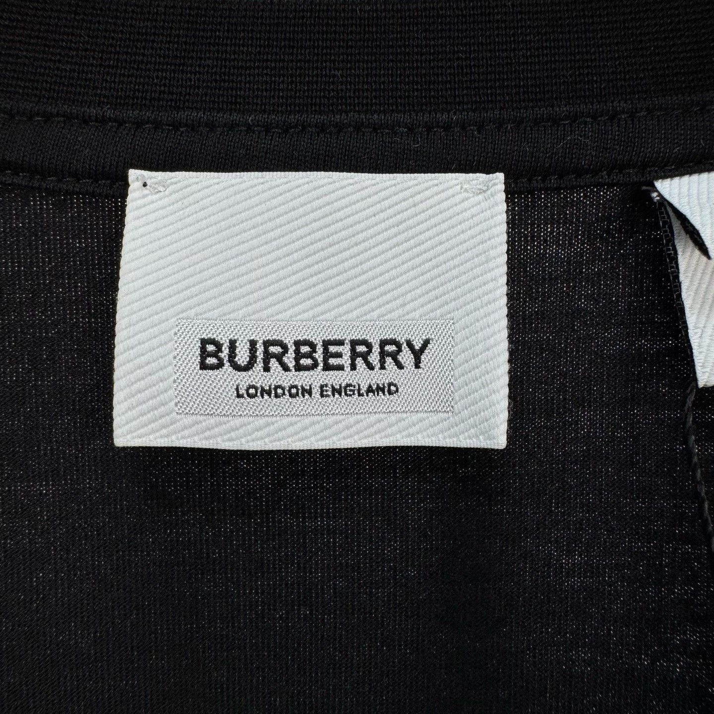 Burberry Burberry TB Monogram V-Neck T-Shirt Size M Size US M / EU 48-50 / 2 - 6 Thumbnail