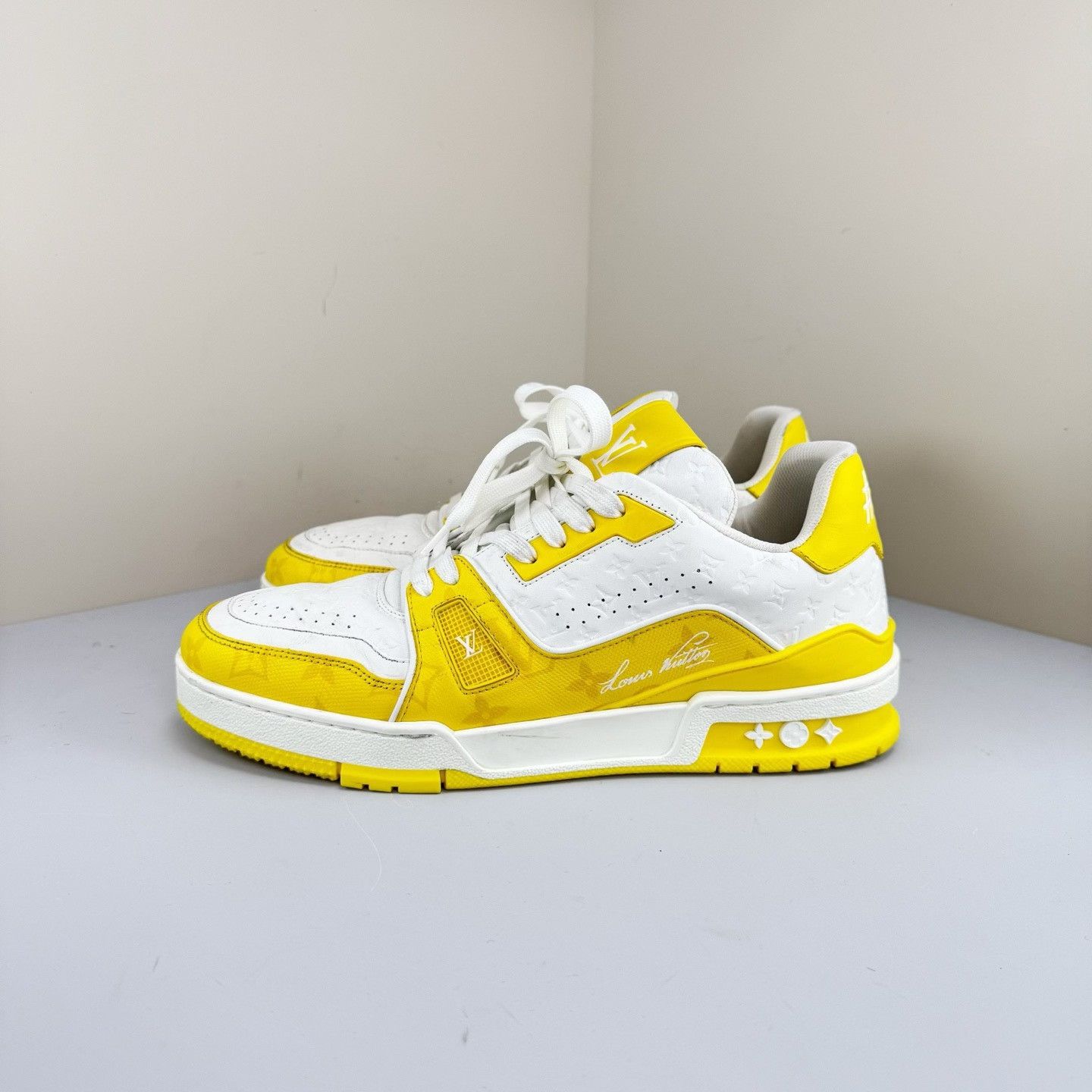 Louis Vuitton Louis Vuitton Monogram Embossed LV Trainer Sneakers 8 Size US 8 / EU 41 - 2 Thumbnail