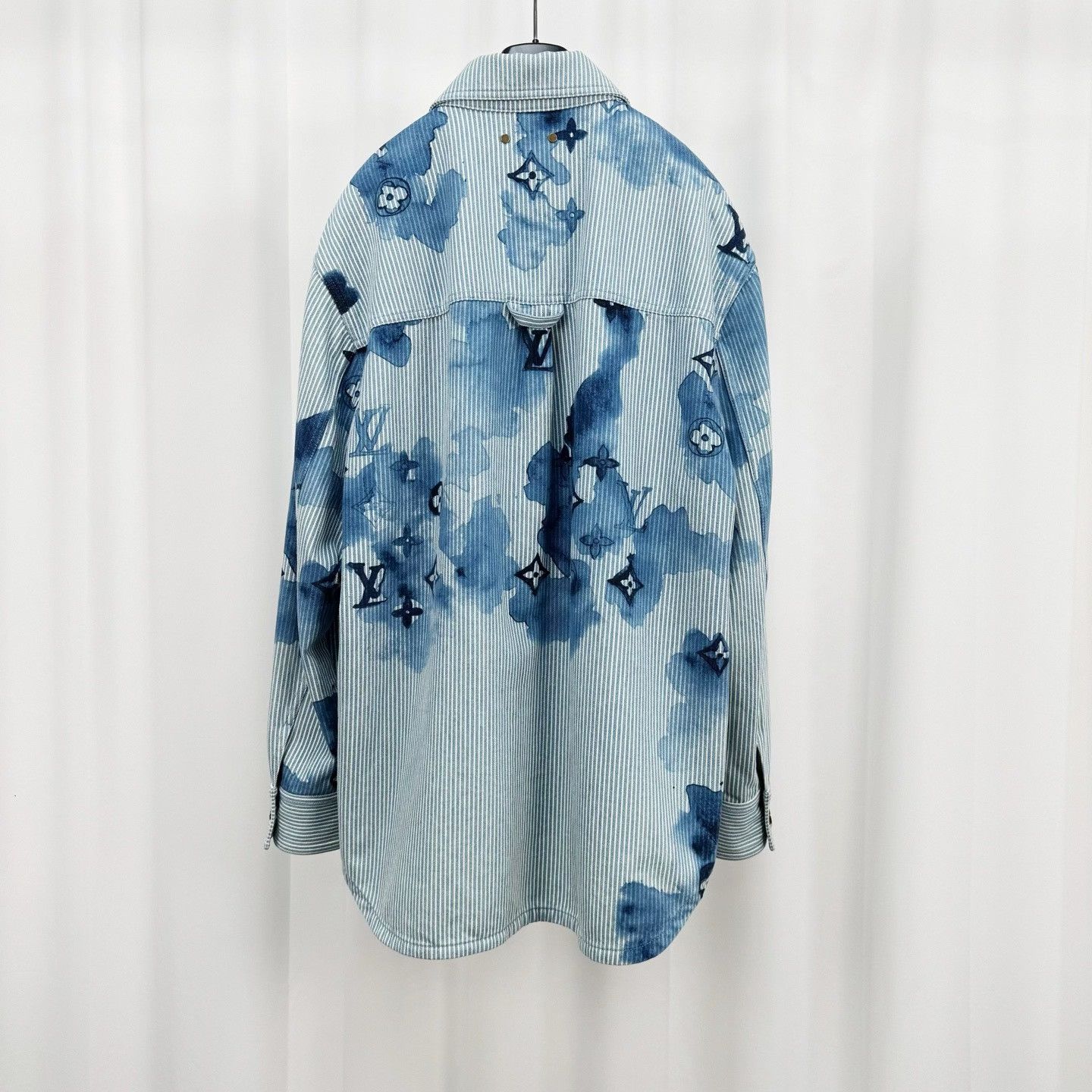 Louis Vuitton Louis Vuitton Watercolor Monogram Denim Shirt US M Size US M / EU 48-50 / 2 - 3 Thumbnail