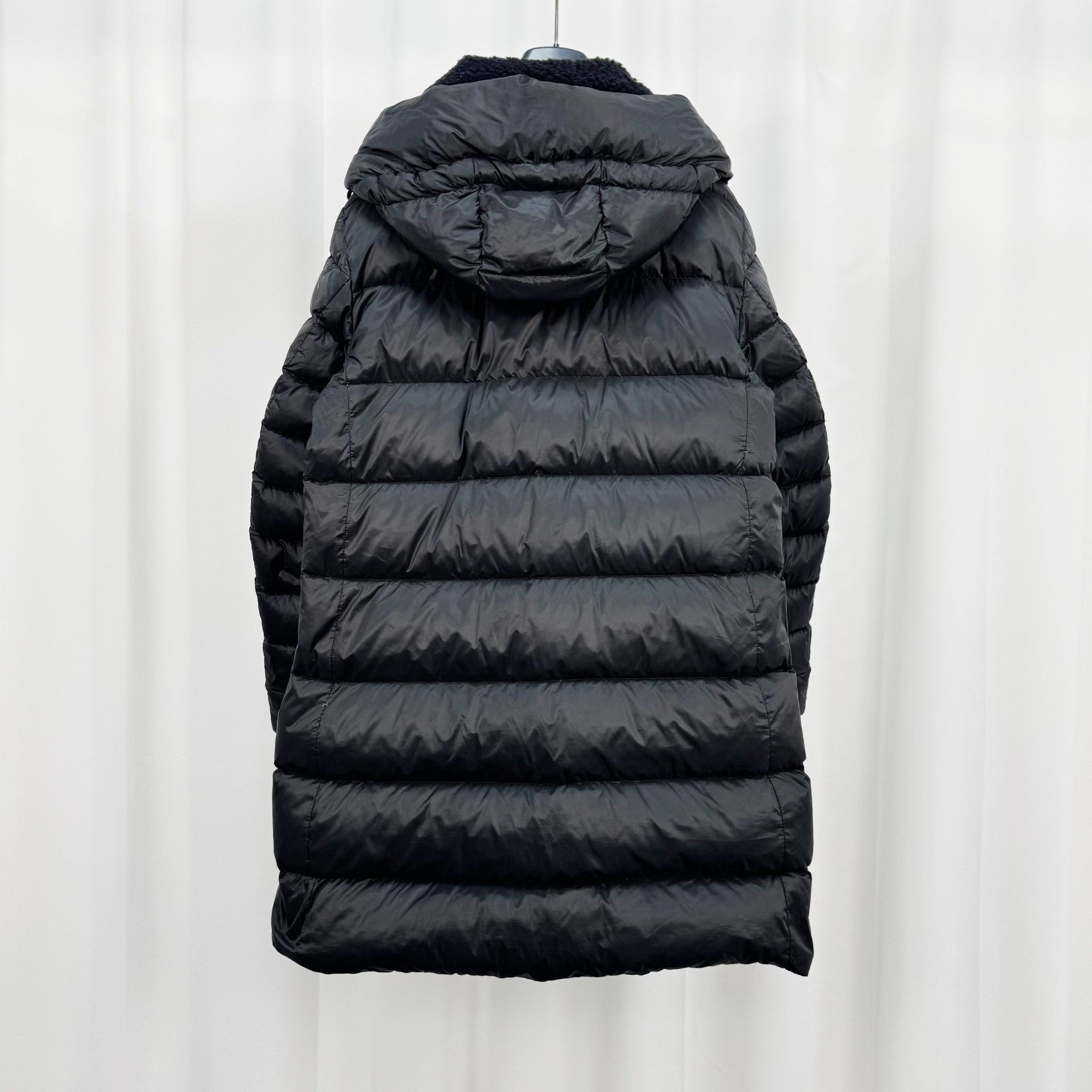 Burberry Burberry Embroidered Horse Down Coat Size M Size US M / EU 48-50 / 2 - 3 Thumbnail