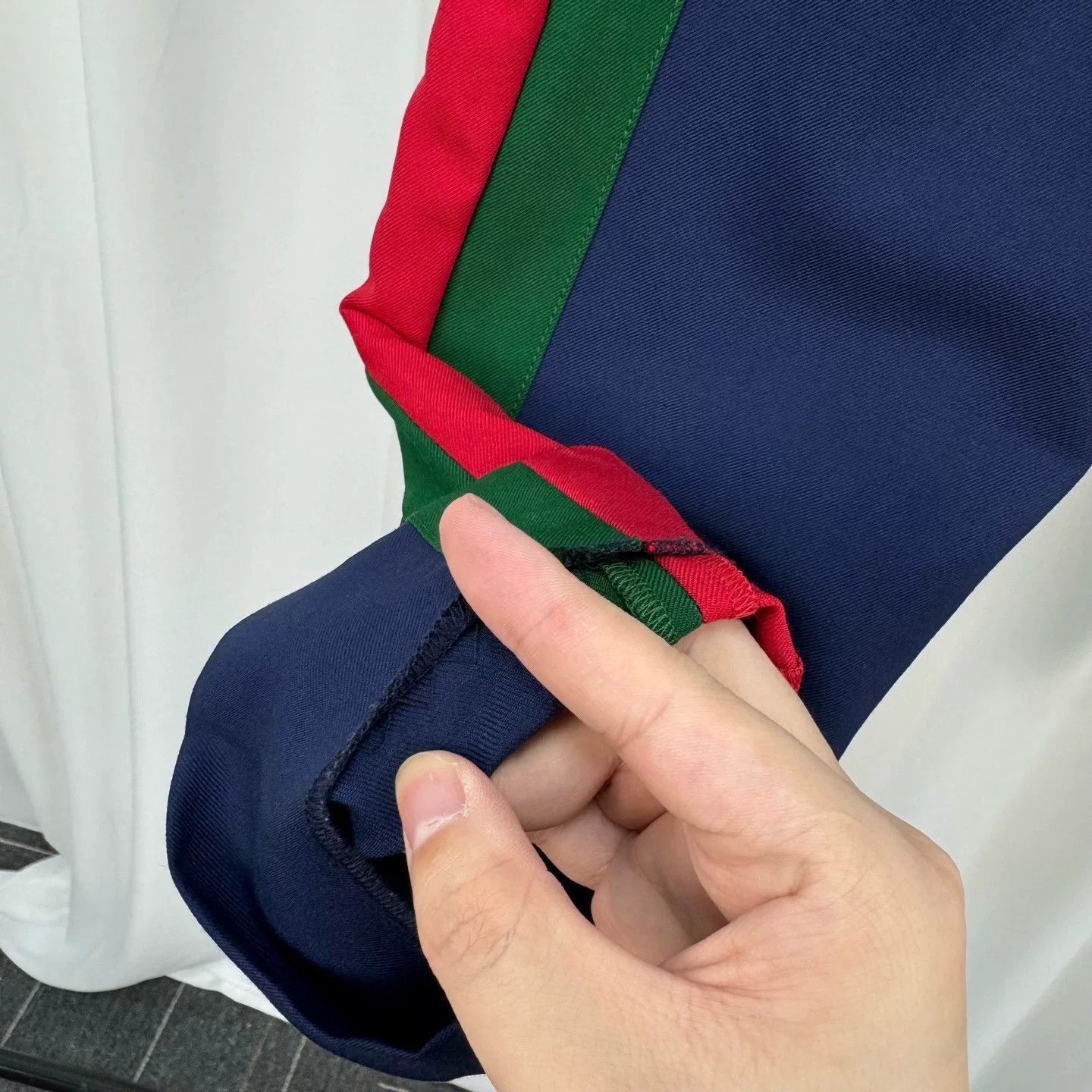 Gucci Gucci Web Stripe Casual Trousers Size 46 Size US 30 / EU 46 - 6 Thumbnail