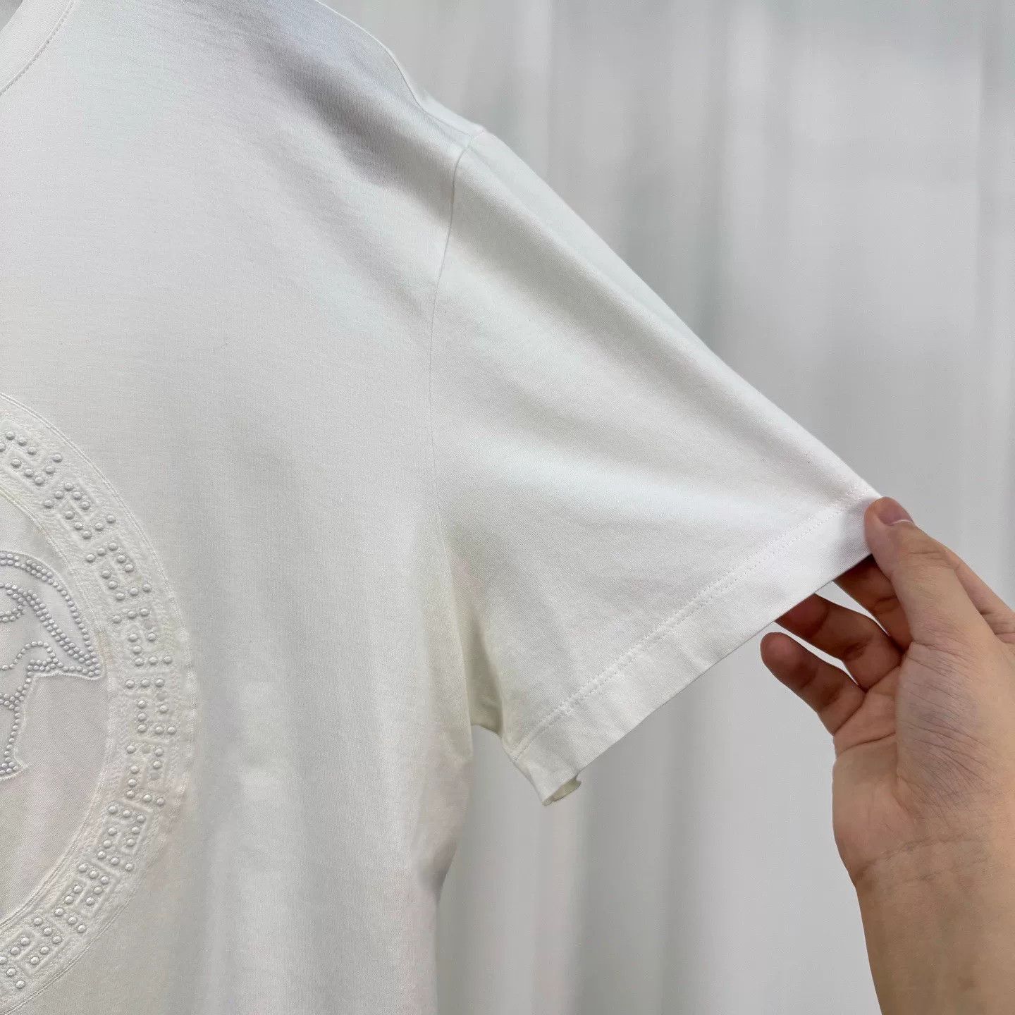 Versace Versace Embroidered Medusa T-Shirt Size L Size US L / EU 52-54 / 3 - 5 Thumbnail