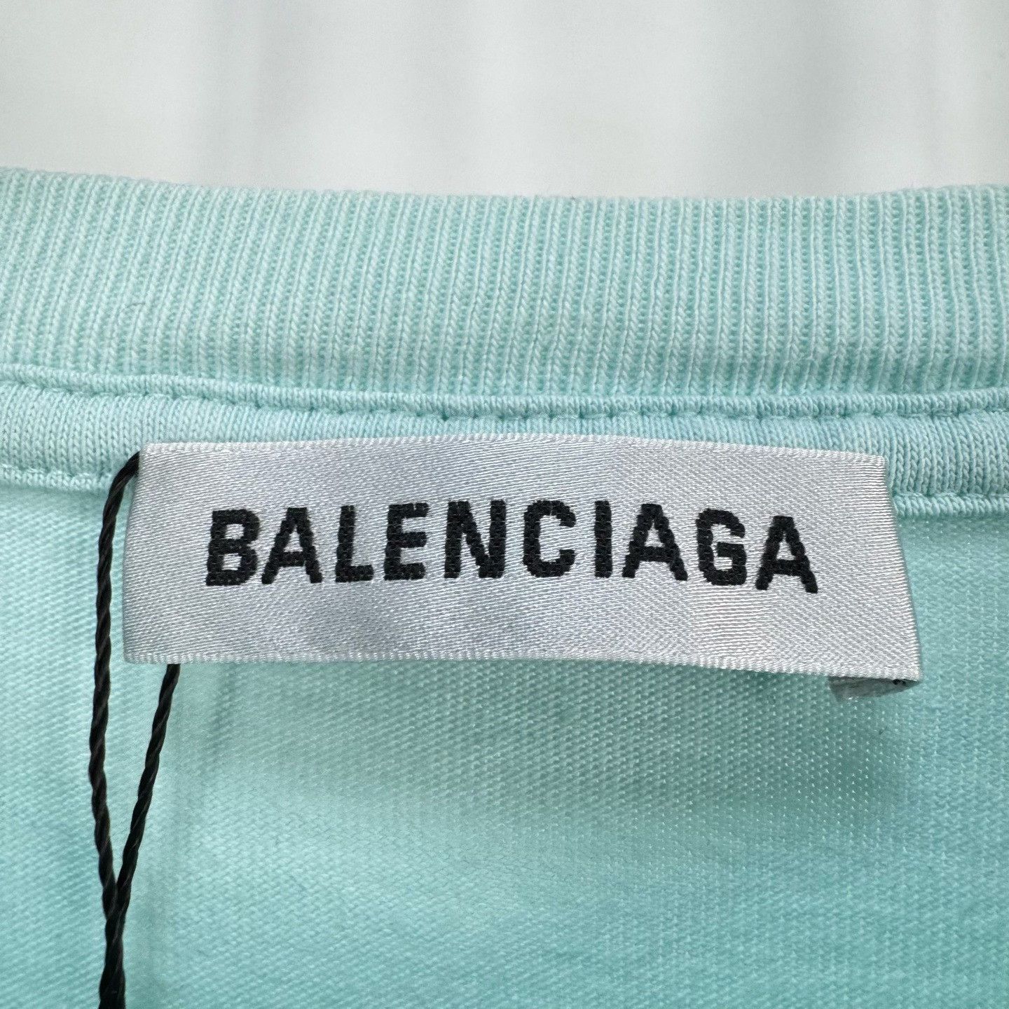 Balenciaga Balenciaga Crest Logo T-Shirt Size L Size US L / EU 52-54 / 3 - 7 Thumbnail