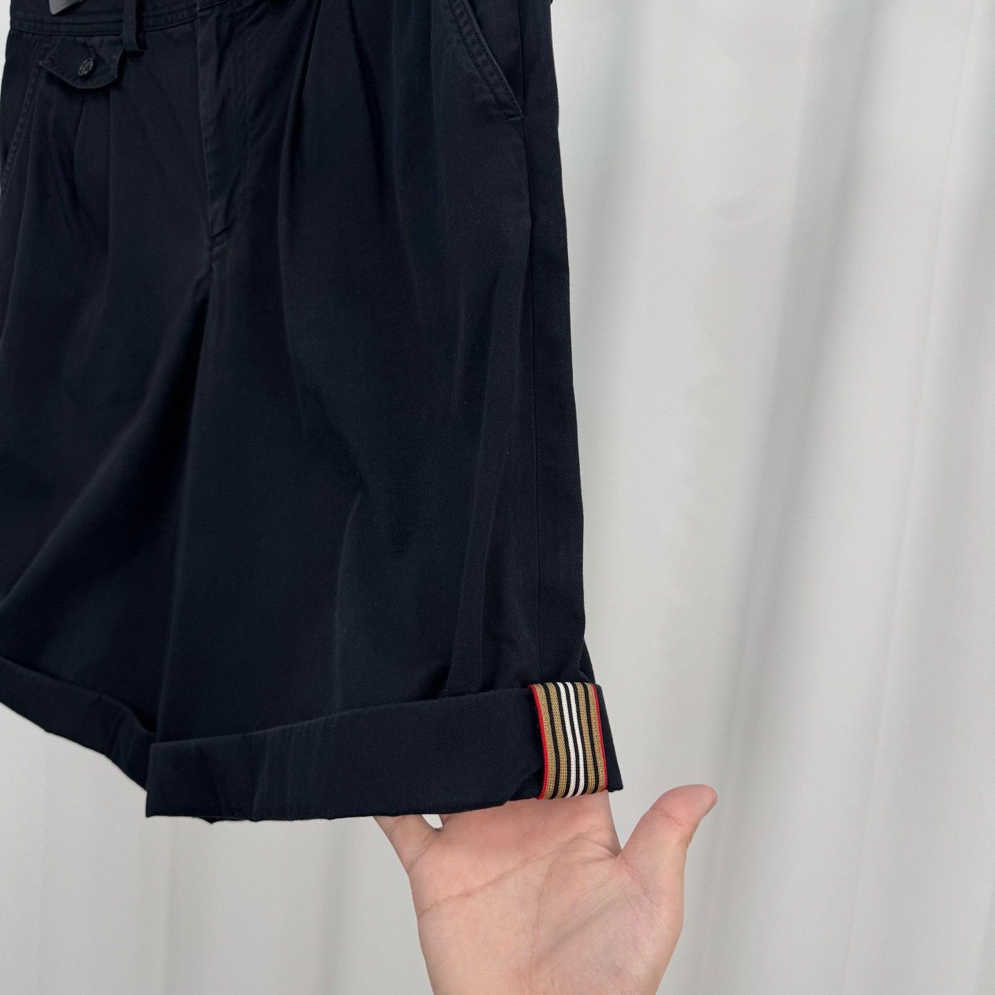 Burberry Burberry Stripe Trim Chino Shorts 50 Size US 34 / EU 50 - 5 Thumbnail
