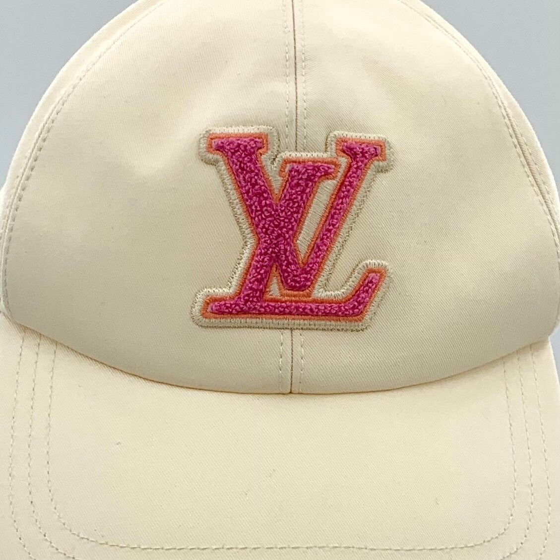 Louis Vuitton Louis Vuitton Signature Logo Embroidered Cap ONE SIZE Size ONE SIZE - 7 Thumbnail