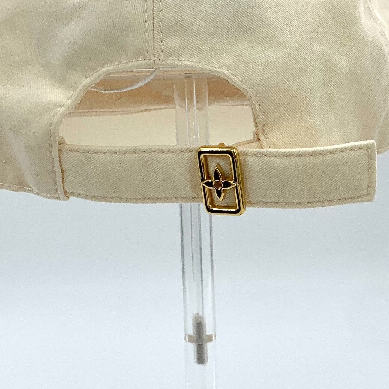 Louis Vuitton Louis Vuitton Signature Logo Embroidered Cap ONE SIZE Size ONE SIZE - 8 Thumbnail