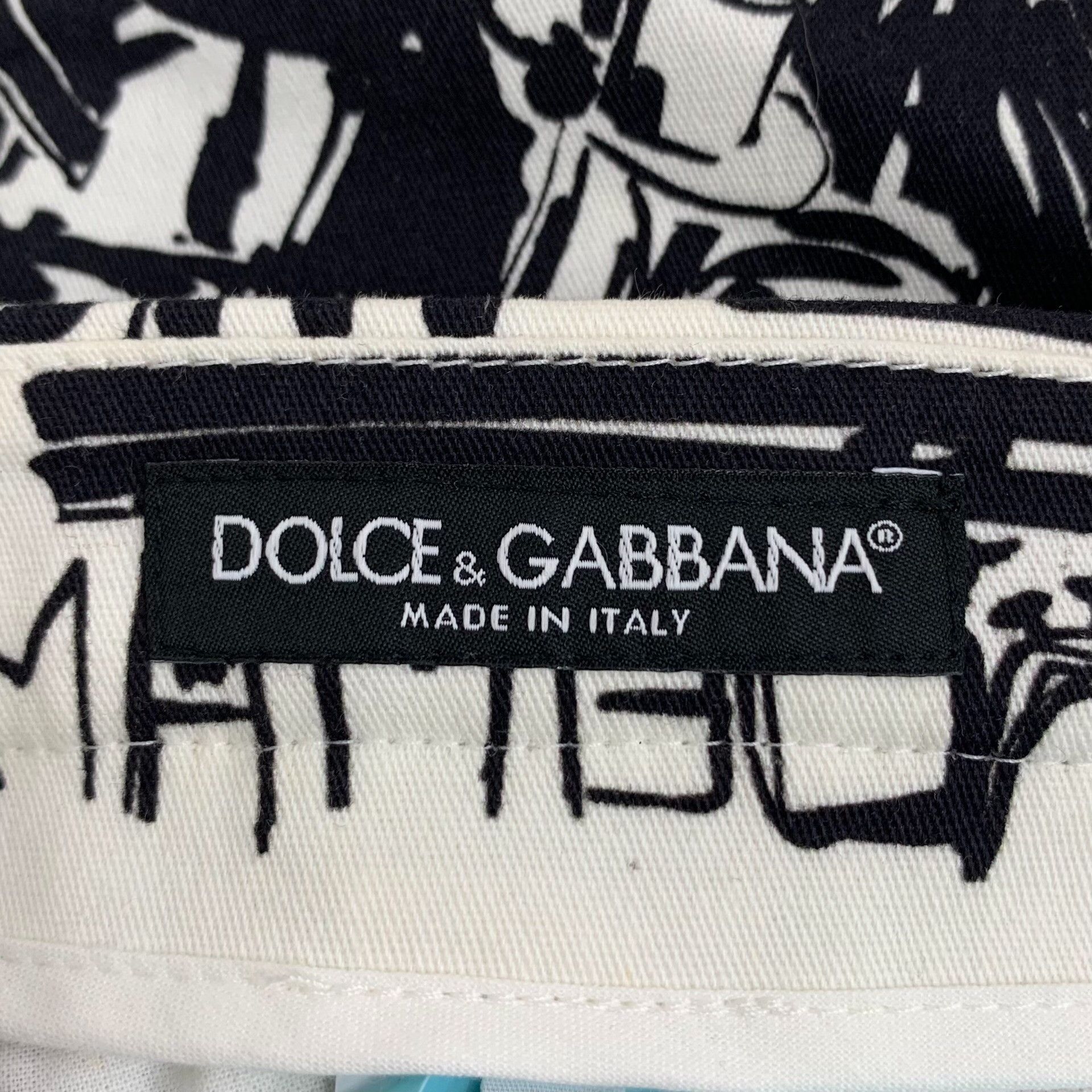 Dolce & Gabbana Dolce & Gabbana Graffiti Print Shorts Size 30 Size US 30 / EU 46 - 6 Thumbnail