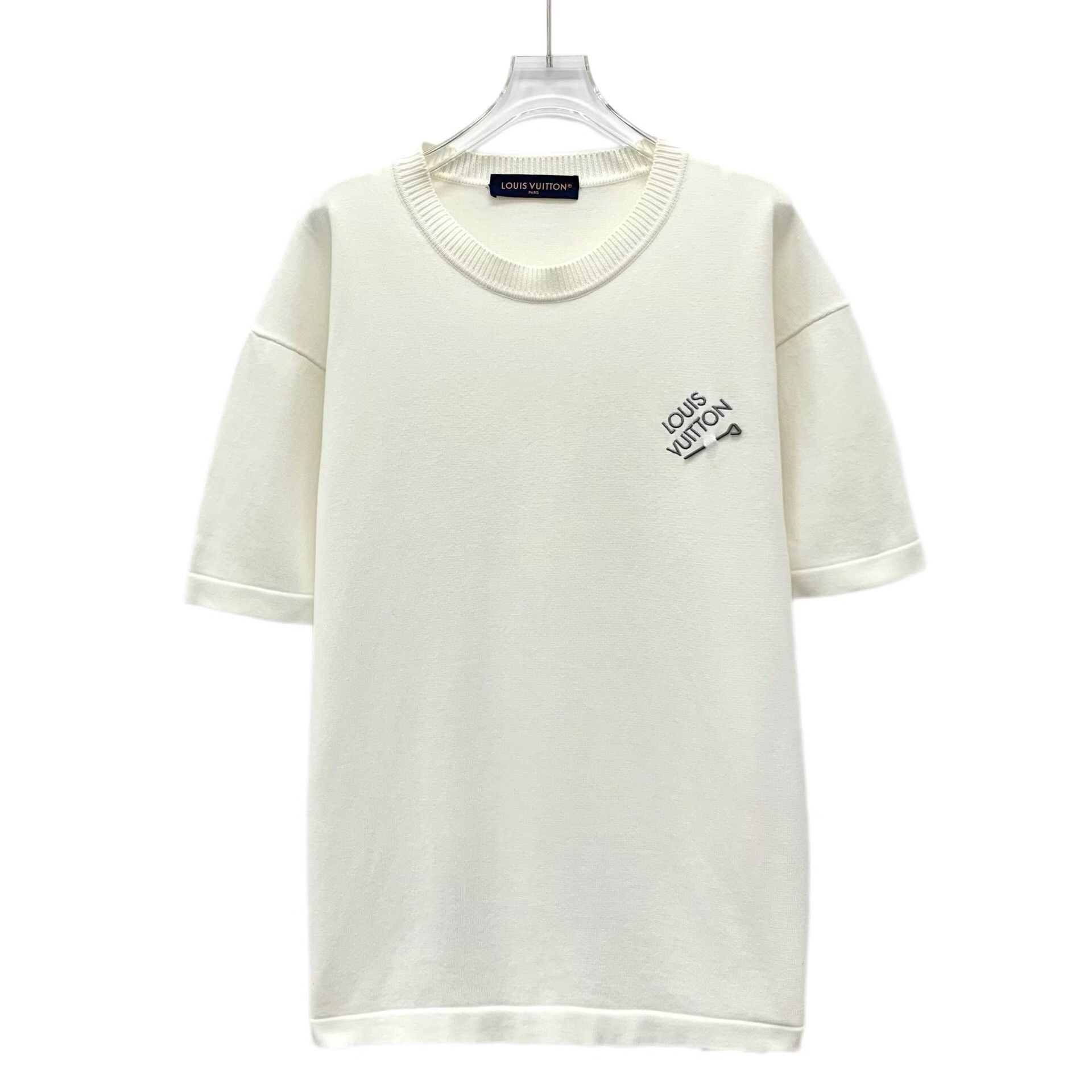 Louis Vuitton Louis Vuitton Embroidered Pin Logo T-Shirt XL Size US XL / EU 56 / 4 - 2 Thumbnail