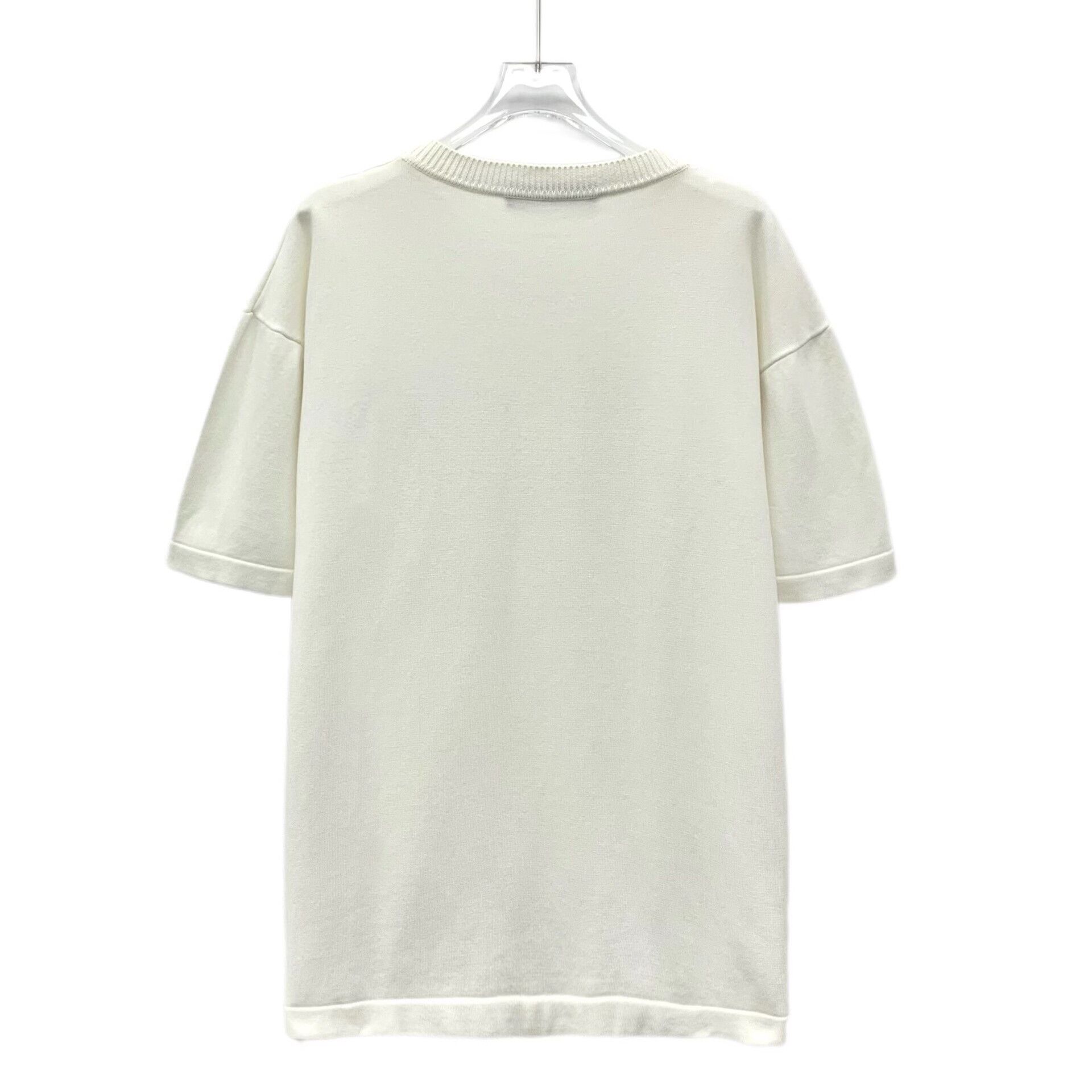 Louis Vuitton Louis Vuitton Embroidered Pin Logo T-Shirt XL Size US XL / EU 56 / 4 - 3 Thumbnail