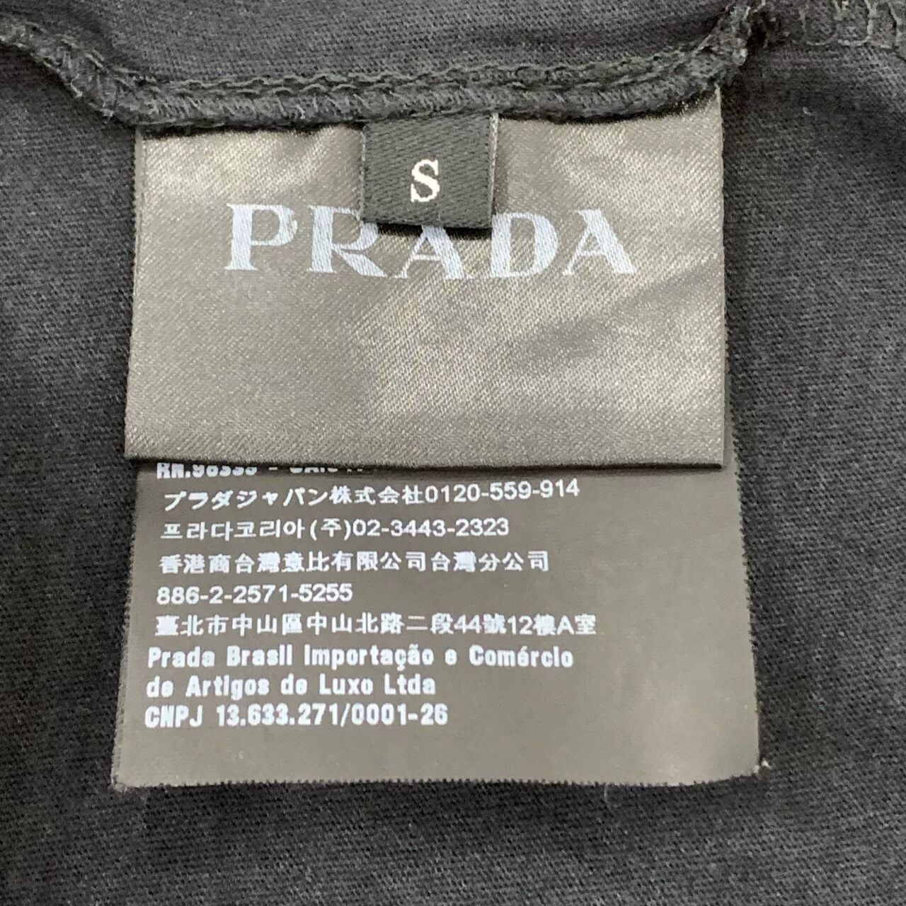 Prada Prada Triangle Logo T-Shirt US S Size US S / EU 44-46 / 1 - 7 Thumbnail