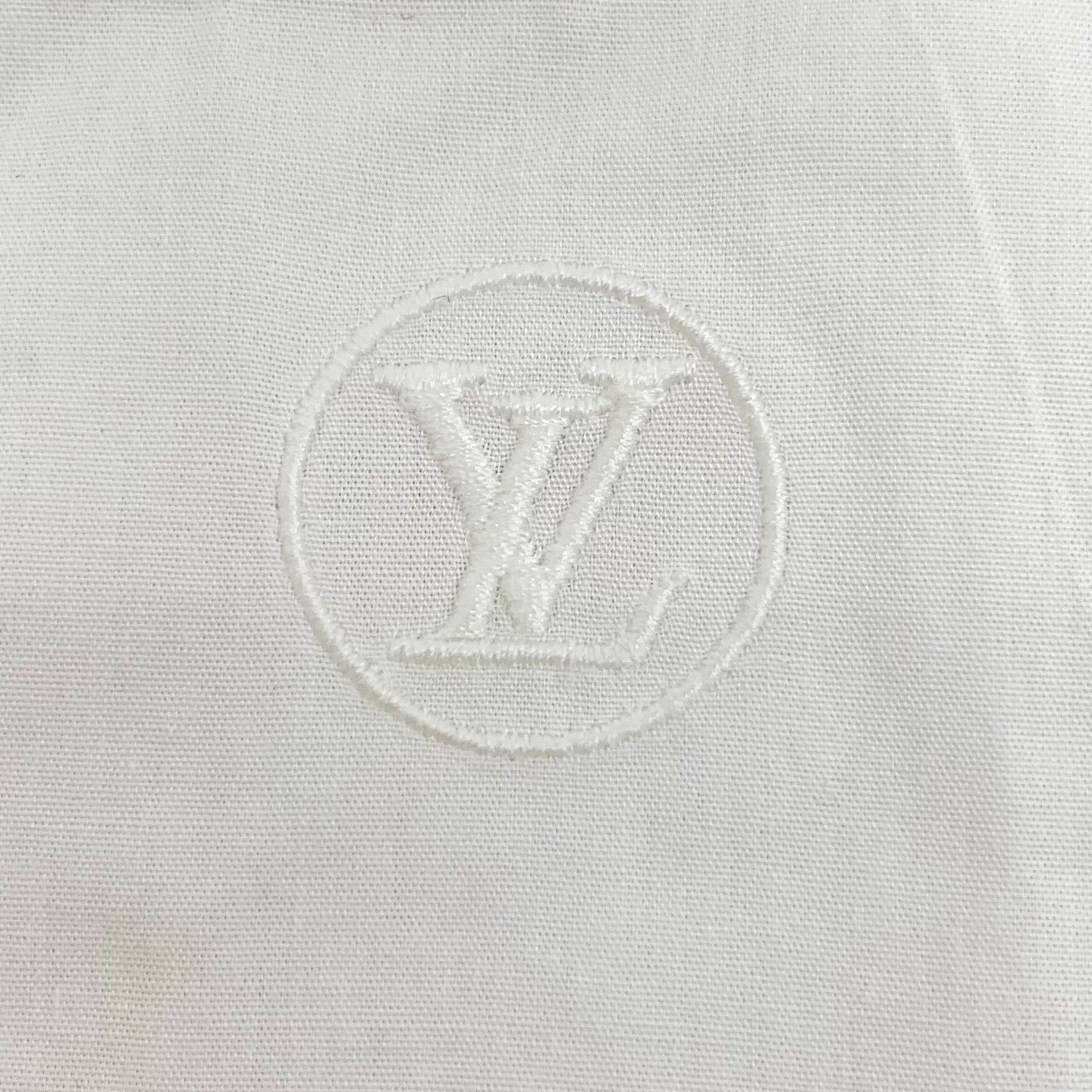 Louis Vuitton Louis Vuitton Embroidered Logo Shirt 42 Size US L / EU 52-54 / 3 - 6 Thumbnail