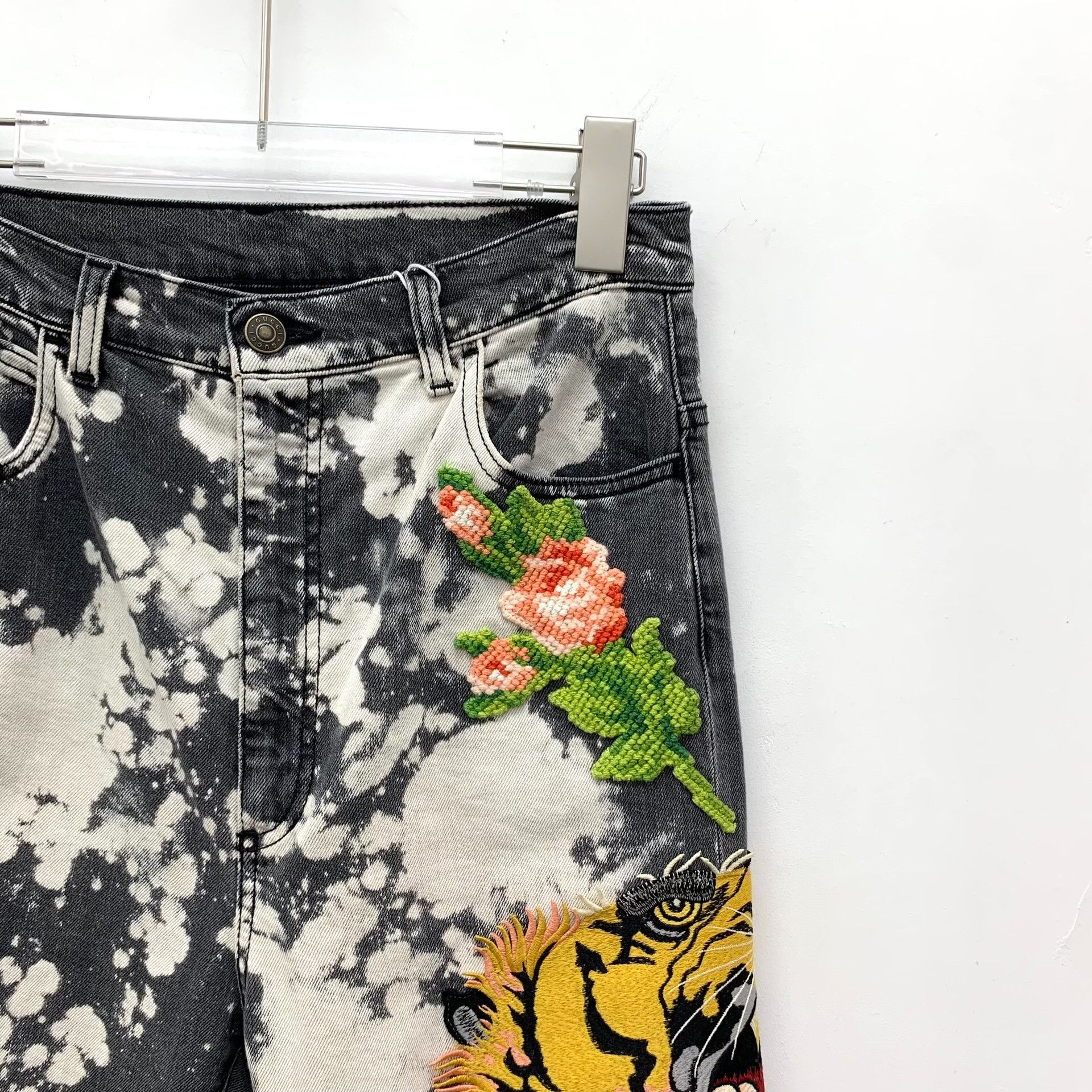 Gucci Gucci Tiger Flower Embroidered Bleached Jeans Size 32 Size US 32 / EU 48 - 4 Thumbnail