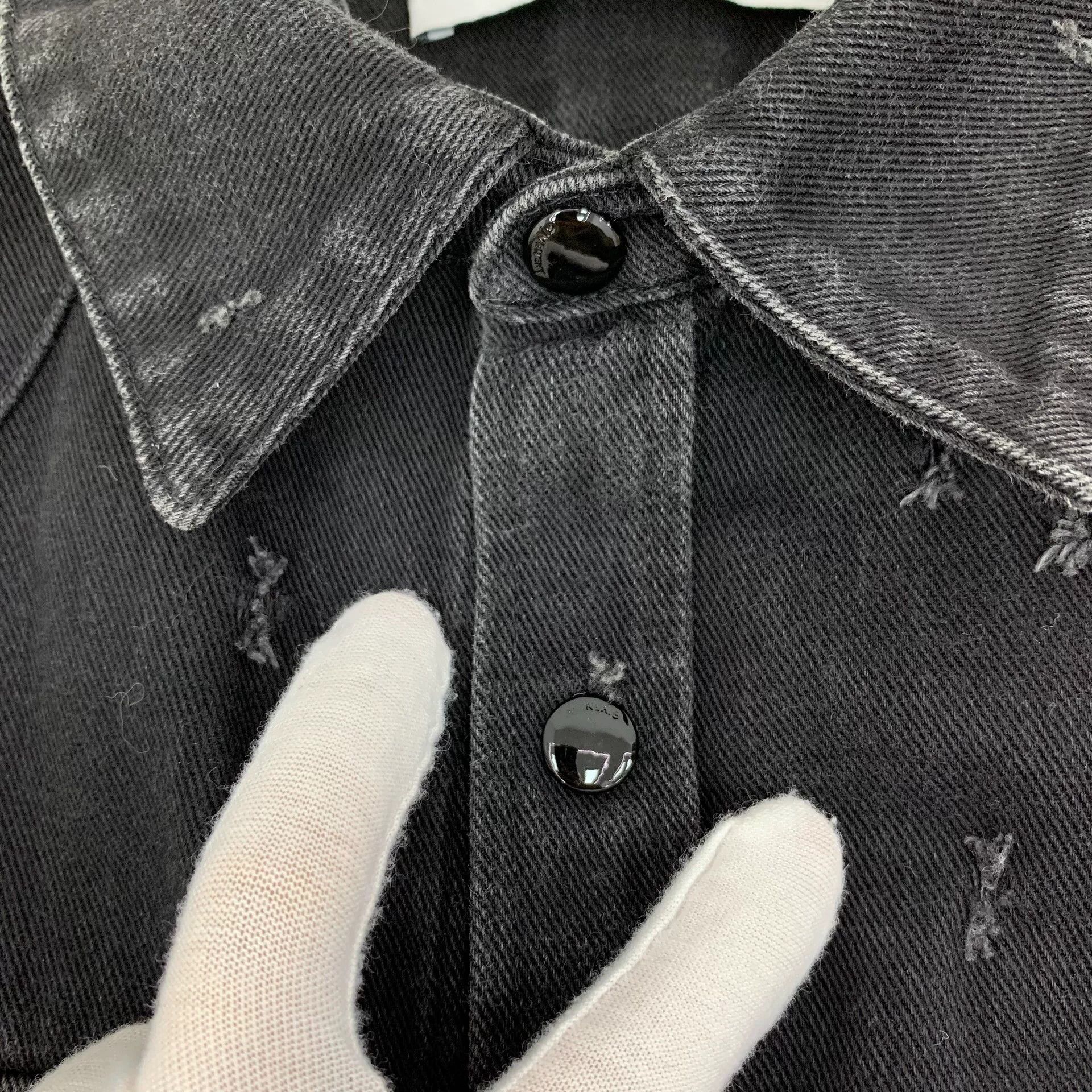 Givenchy Givenchy Distressed Denim Shirt XS Size US XS / EU 42 / 0 - 8 Thumbnail