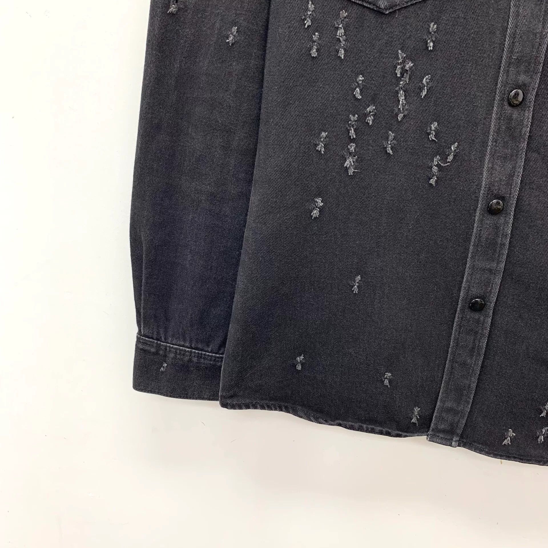 Givenchy Givenchy Distressed Denim Shirt XS Size US XS / EU 42 / 0 - 5 Thumbnail