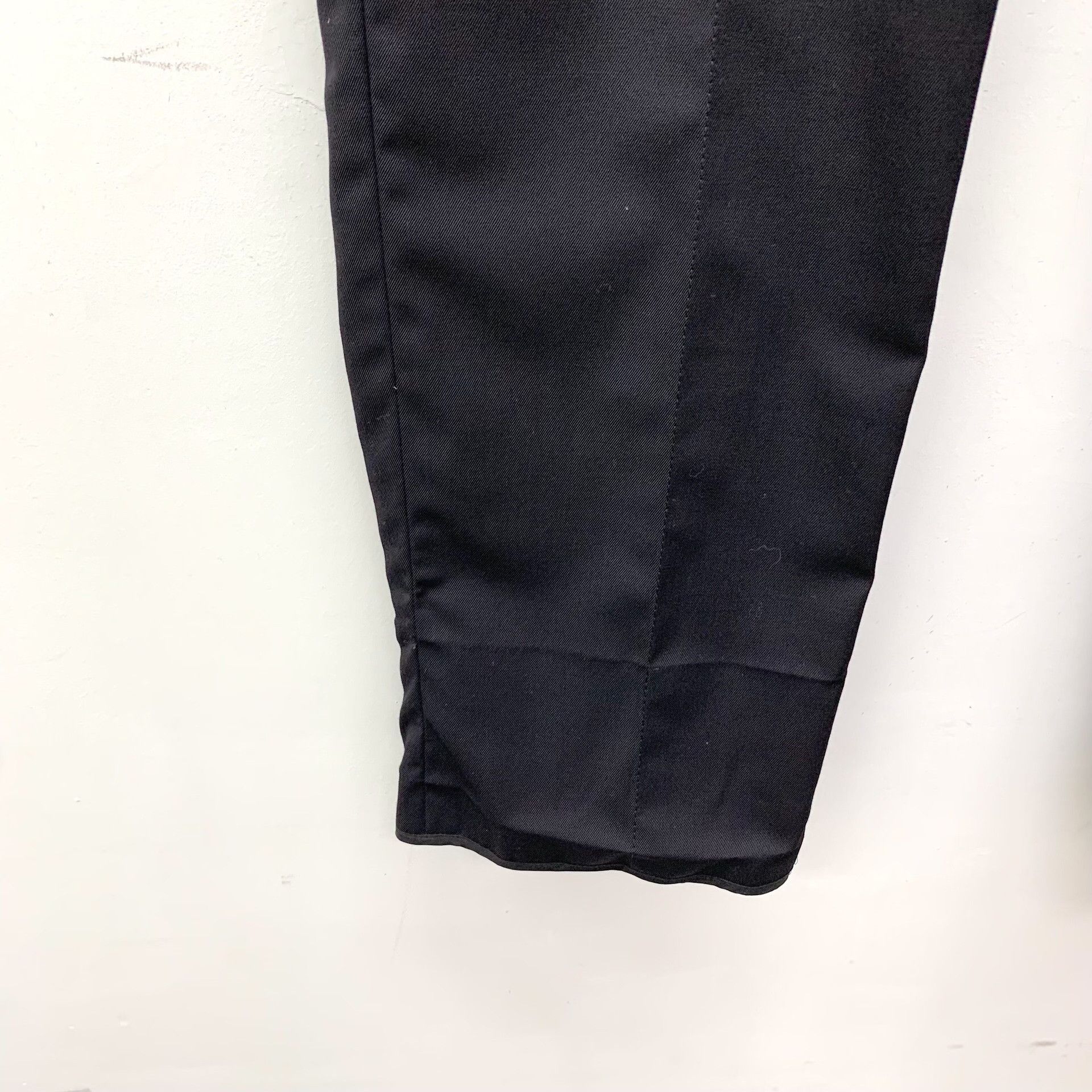 Louis Vuitton Louis Vuitton Leather Strap Wool Pants FR 38 Size 27" / US 4 / IT 40 - 6 Thumbnail