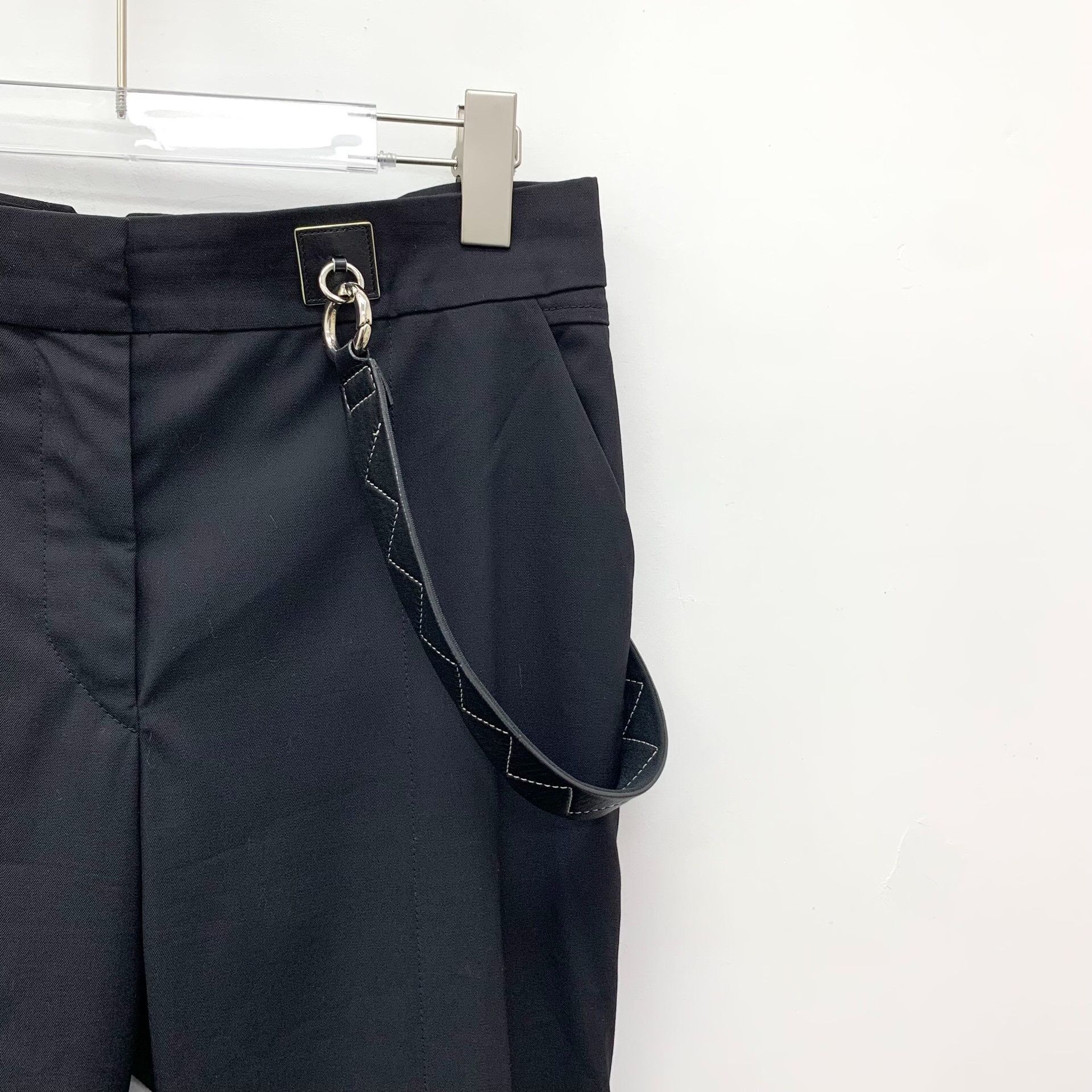 Louis Vuitton Louis Vuitton Leather Strap Wool Pants FR 38 Size 27" / US 4 / IT 40 - 4 Thumbnail