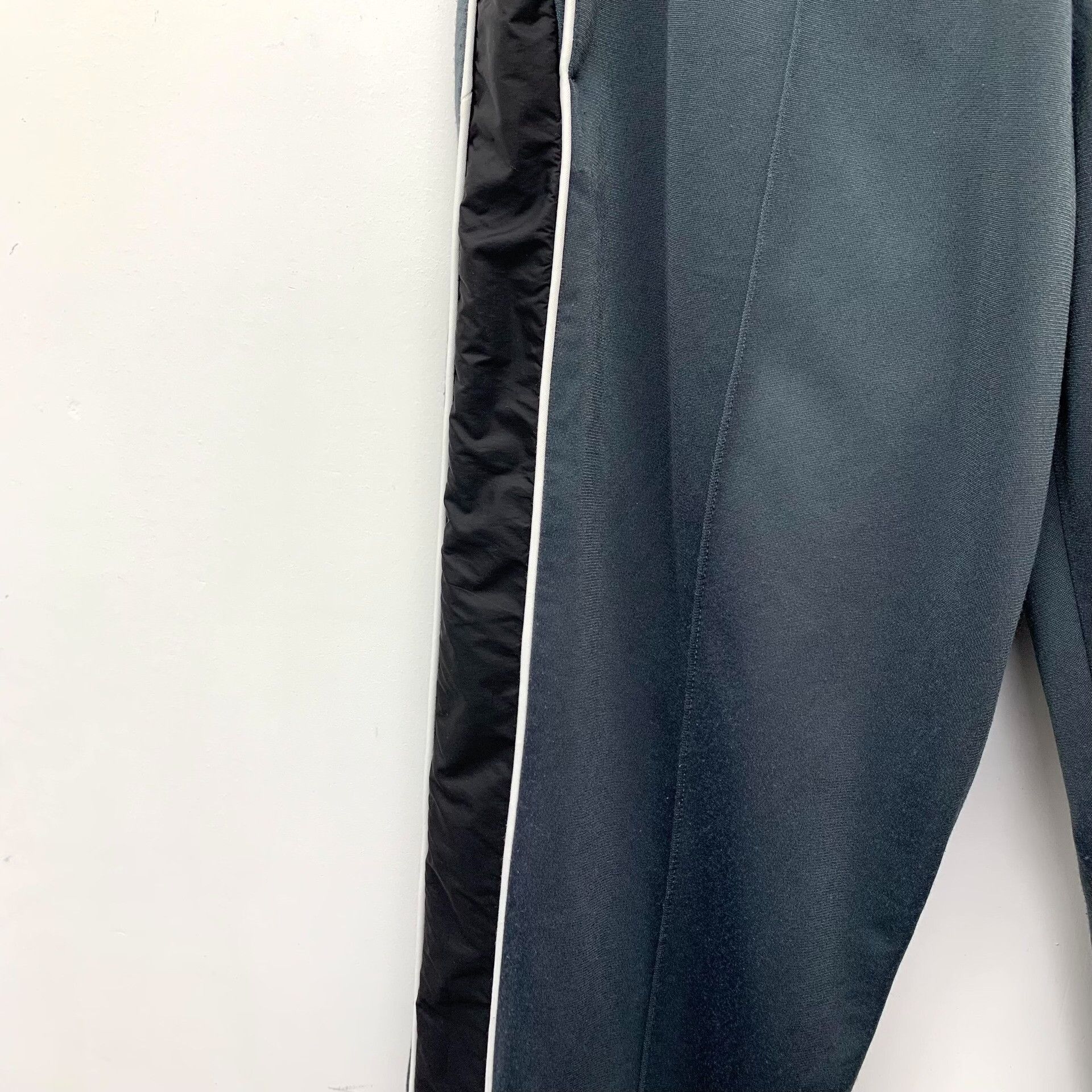 Prada Prada Logo Side Stripe Casual Trousers S Size US 30 / EU 46 - 5 Thumbnail