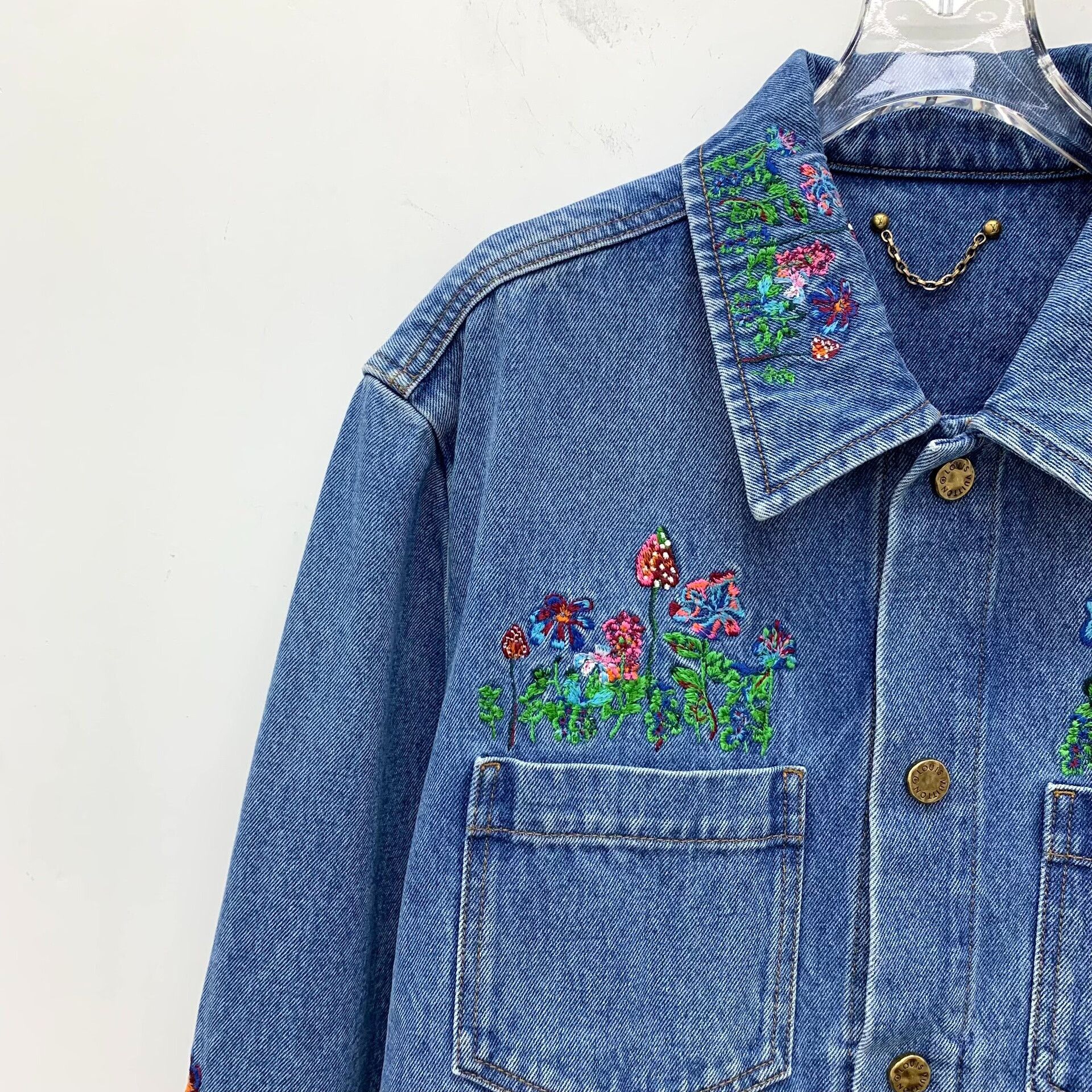 Louis Vuitton Louis Vuitton Floral Embroidered Denim Jacket Size 50 Size US M / EU 48-50 / 2 - 4 Thumbnail